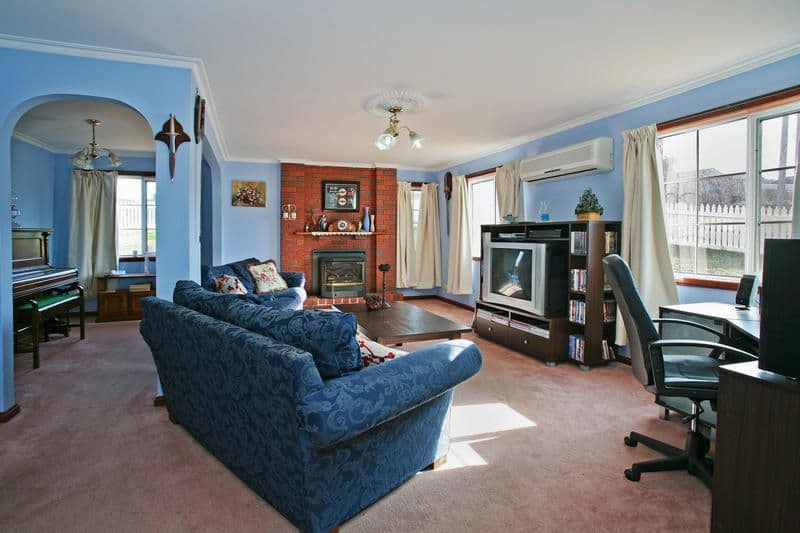 21 Wandana Drive, WANDANA HEIGHTS VIC 3216, Wandana Heights - Thumbnail 2