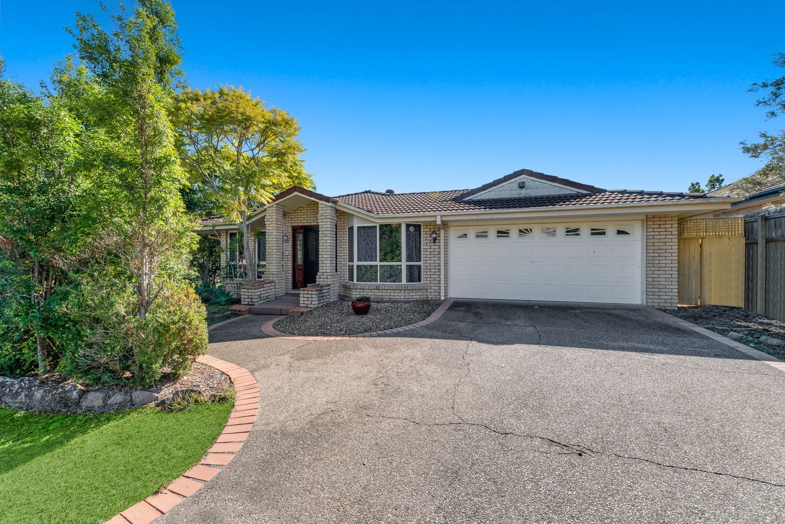 1 Hereford Crescent, Carindale QLD 4152, Carindale - Image 1