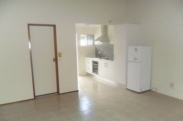 31 Miles Street, Manoora QLD 4870, Manoora - Thumbnail 3