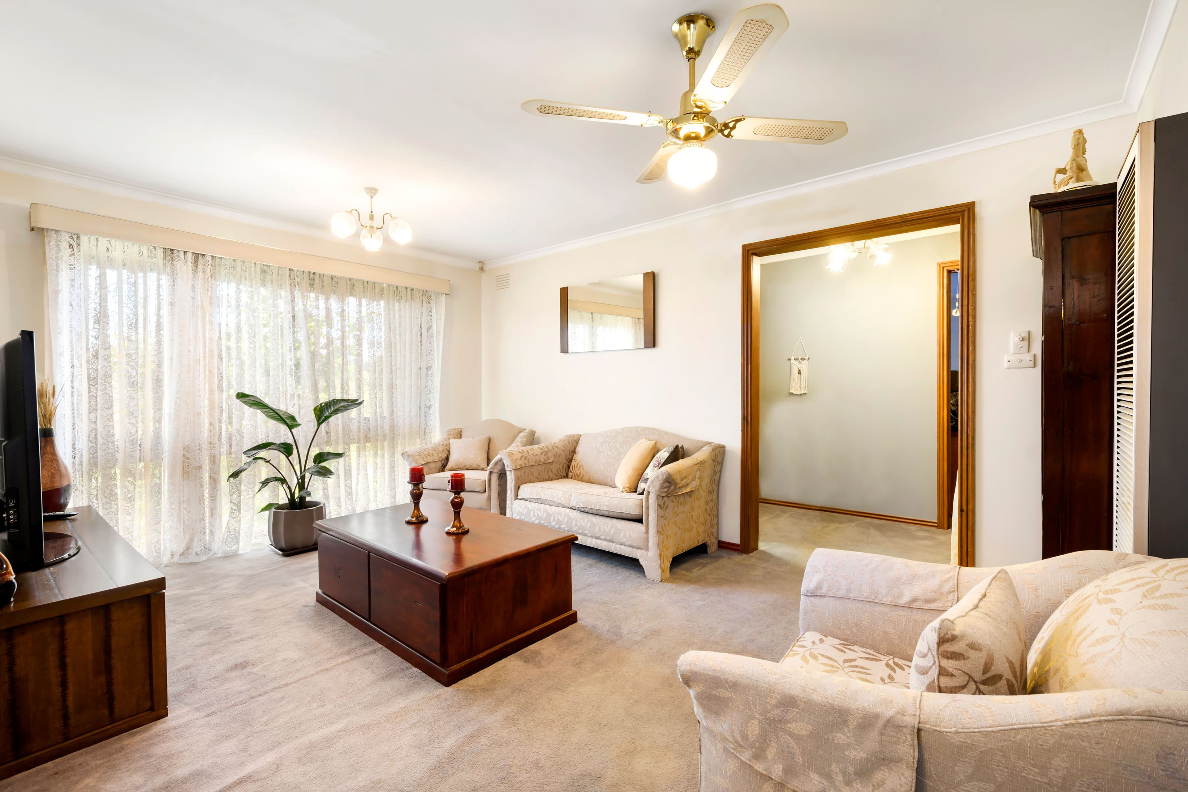 16 Nicholson Close, Endeavour Hills VIC 3802, Endeavour Hills - Thumbnail 2