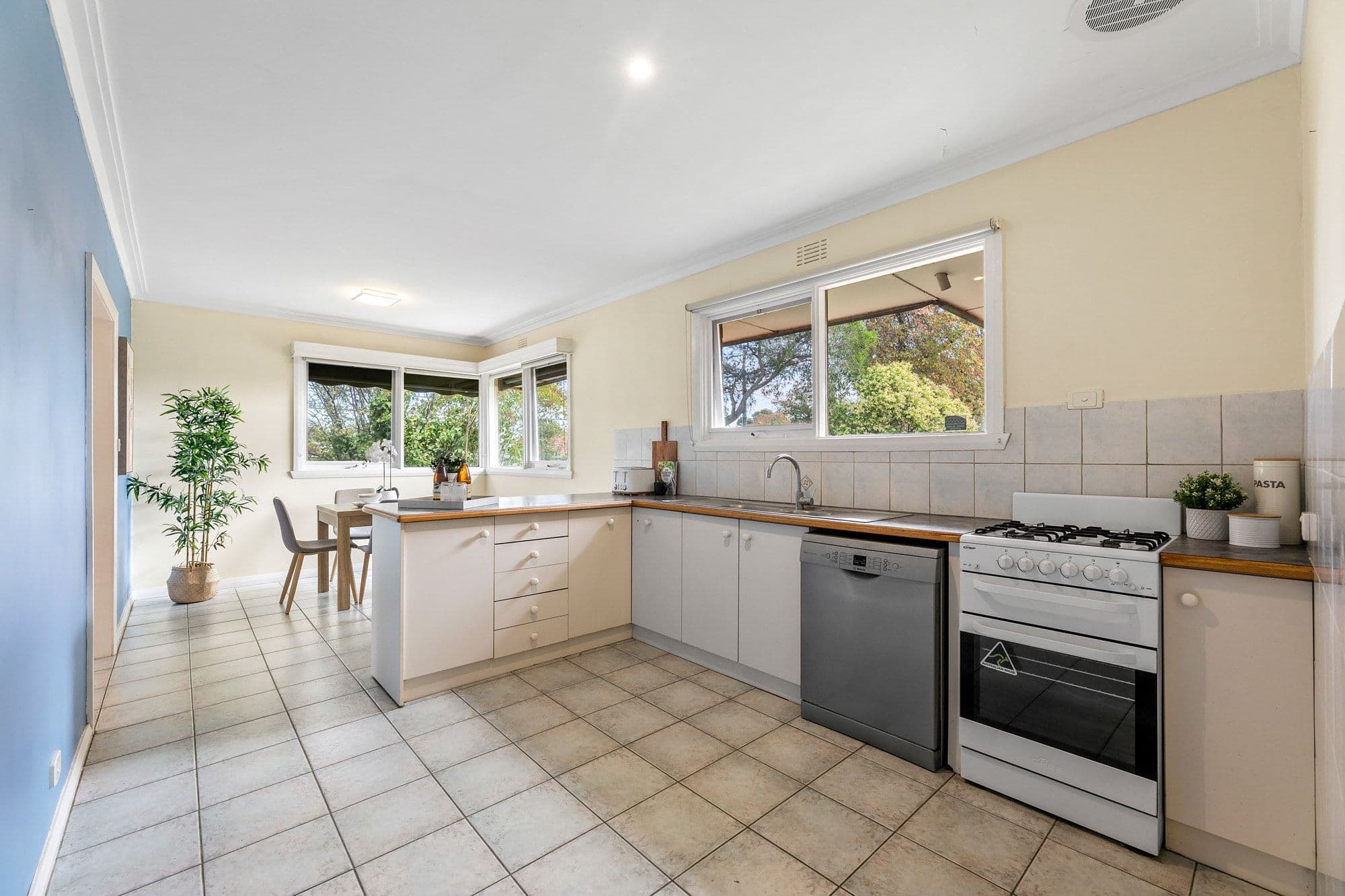 74 Holland Road, Blackburn South VIC 3130, Blackburn South - Thumbnail 4
