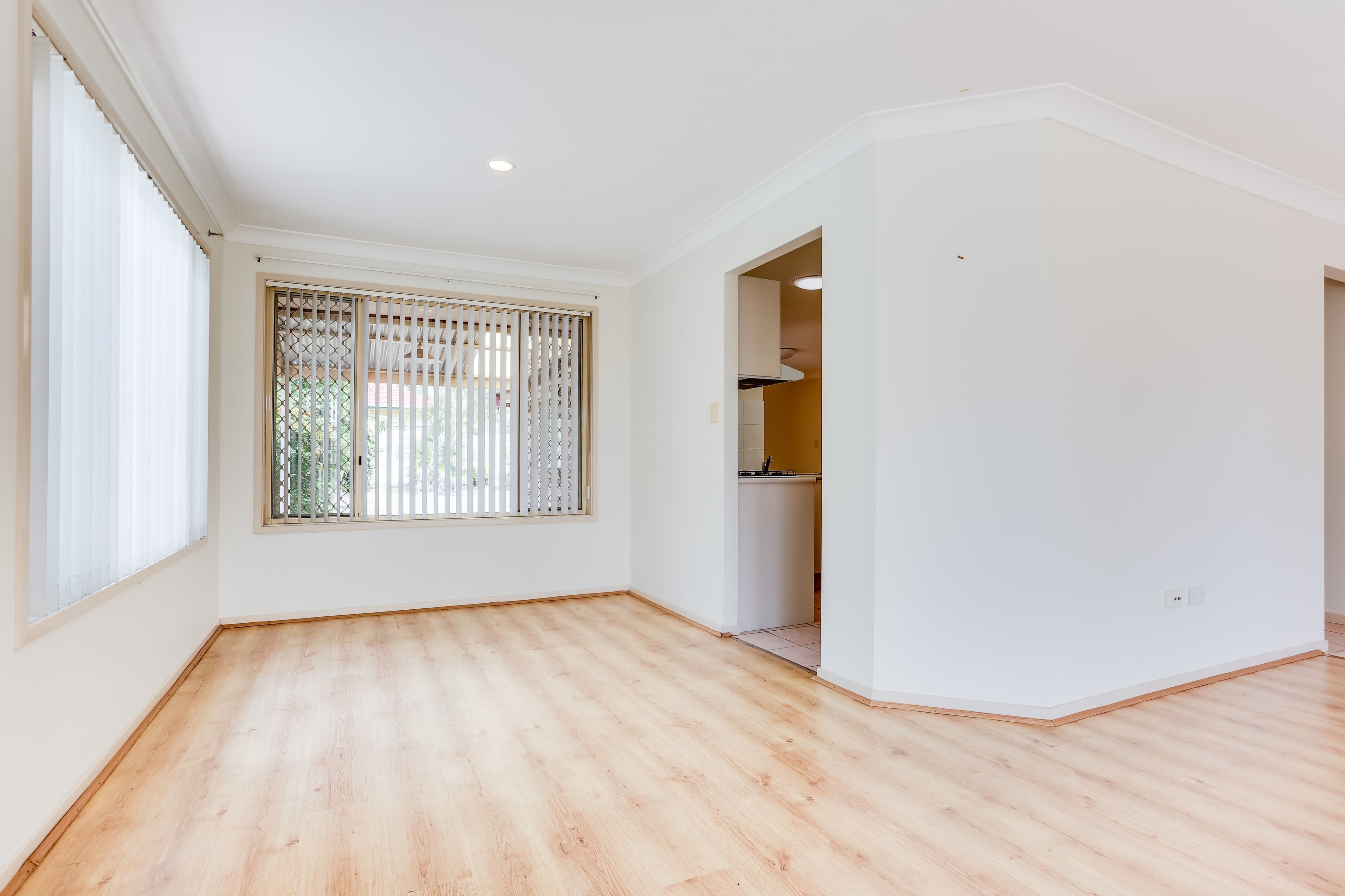 8 Tasman Place, Forest Lake QLD 4078, Forest Lake - Thumbnail 4