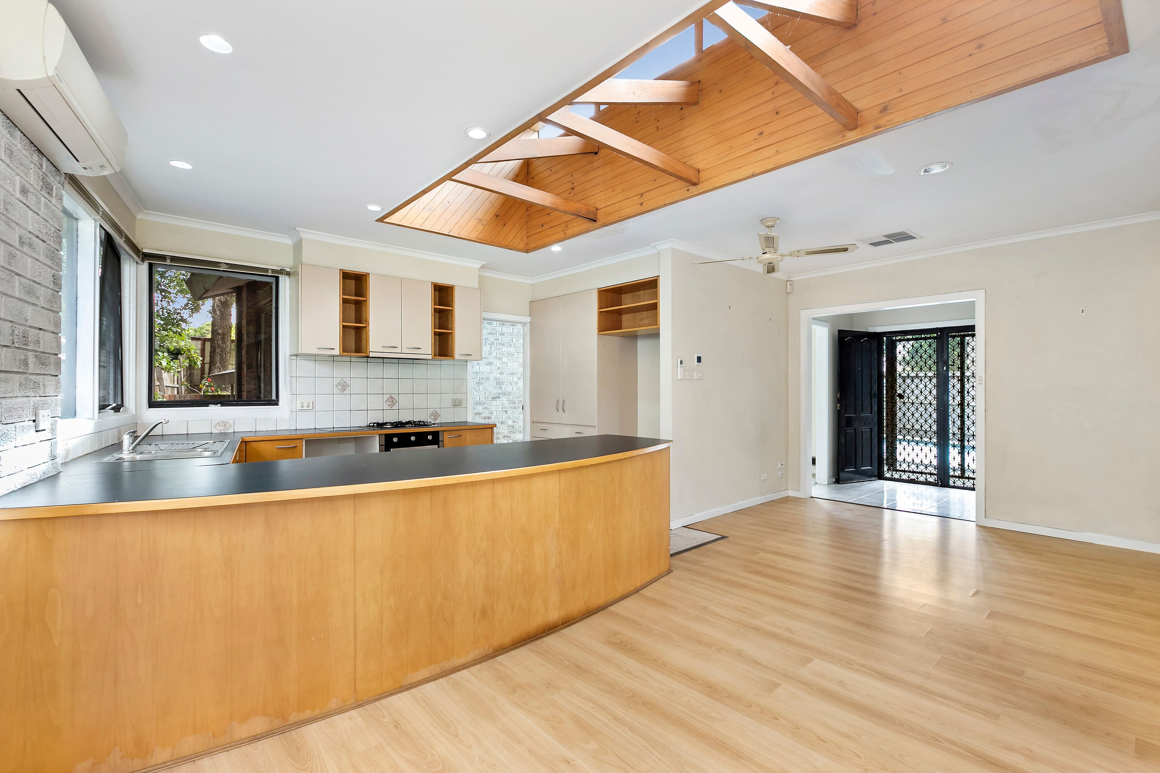 75 Lindrum Road, Frankston VIC 3199, Frankston - Thumbnail 2