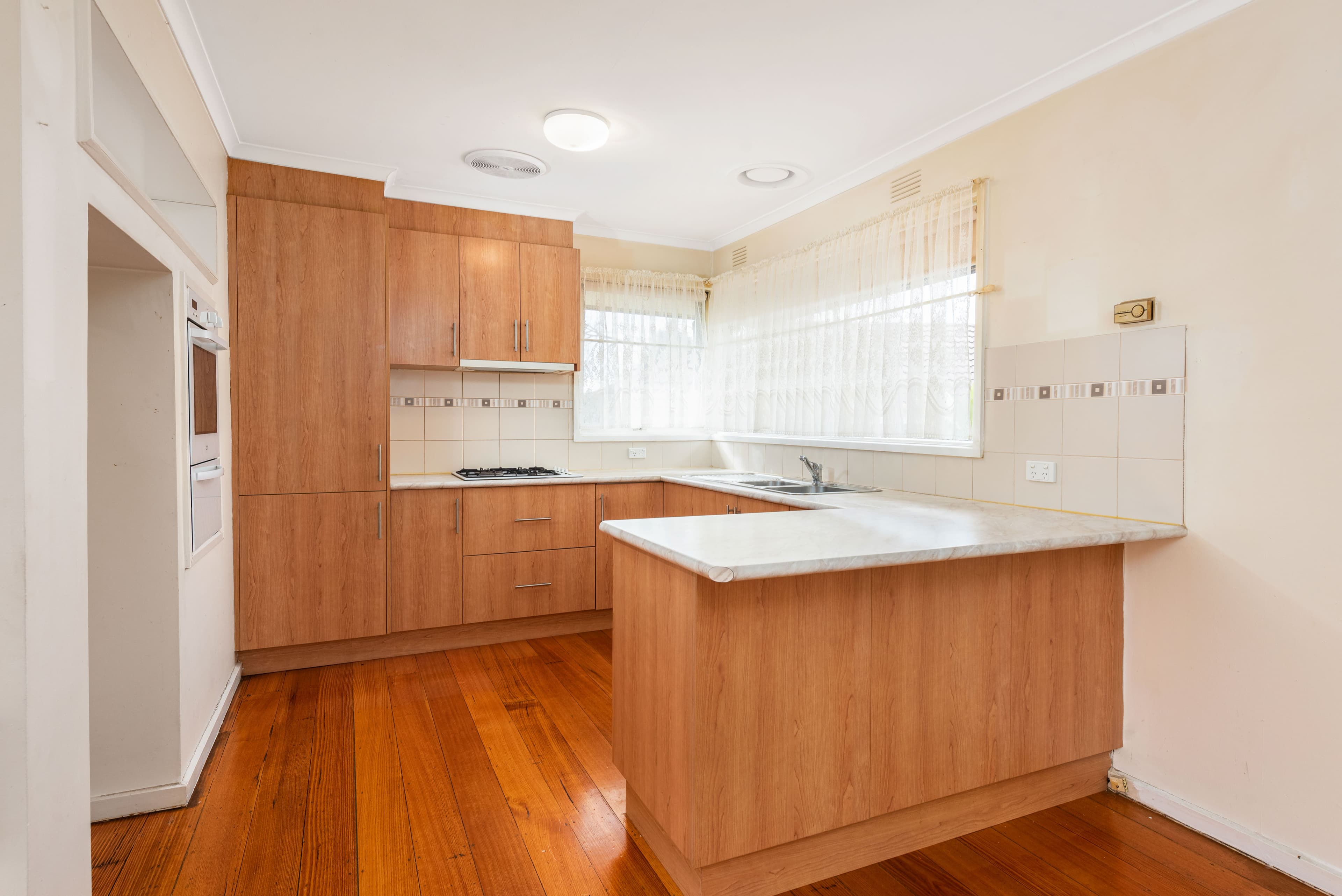6 Maureva Court, Bundoora VIC 3083, Bundoora - Thumbnail 4