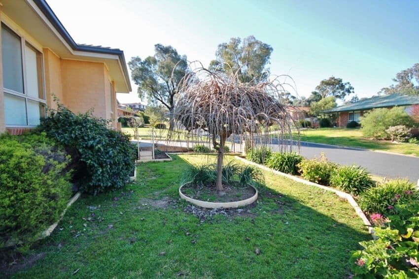 28 McNarry Place, YOUNG NSW 2594, Young - Thumbnail 2