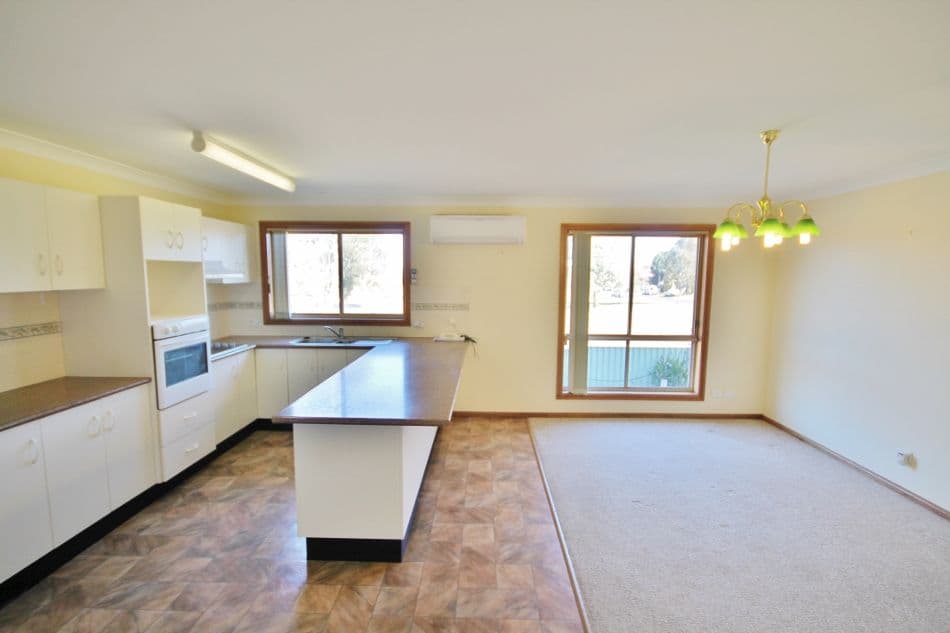 28 McNarry Place, YOUNG NSW 2594, Young - Thumbnail 8