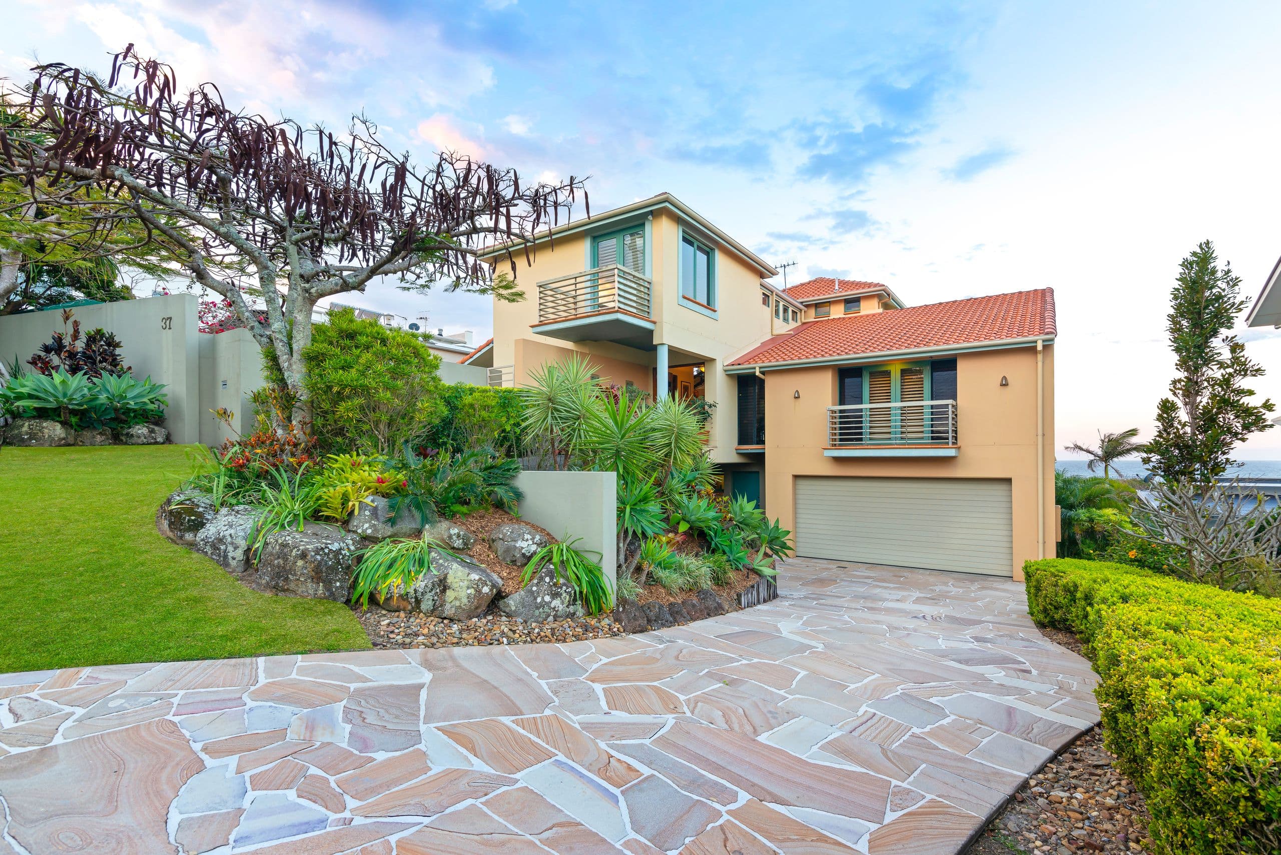 35-37 Woodgee Street, Currumbin QLD 4223, Currumbin - Thumbnail 2
