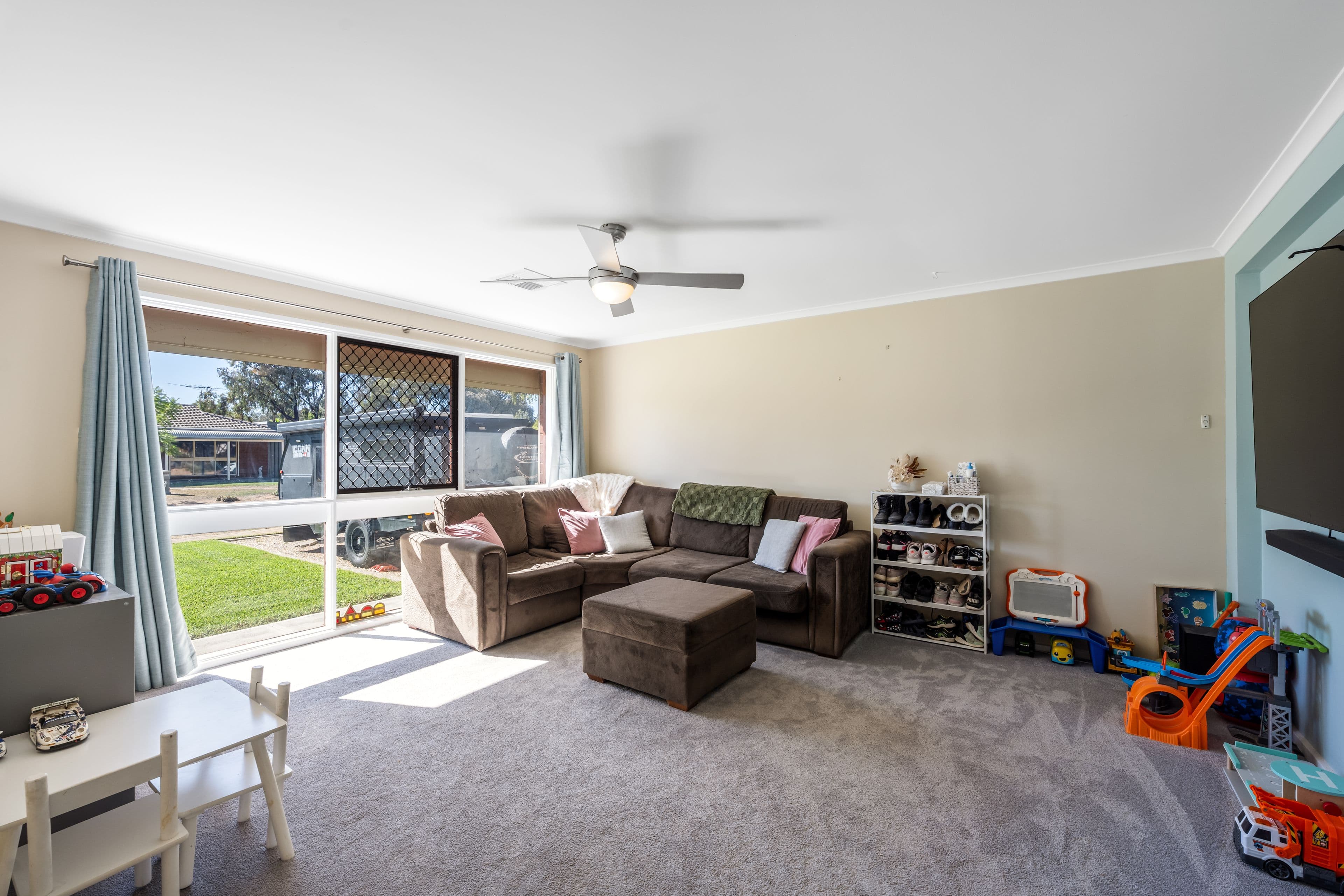 16 Mulholland Avenue, Salisbury North SA 5108, Salisbury North - Thumbnail 4