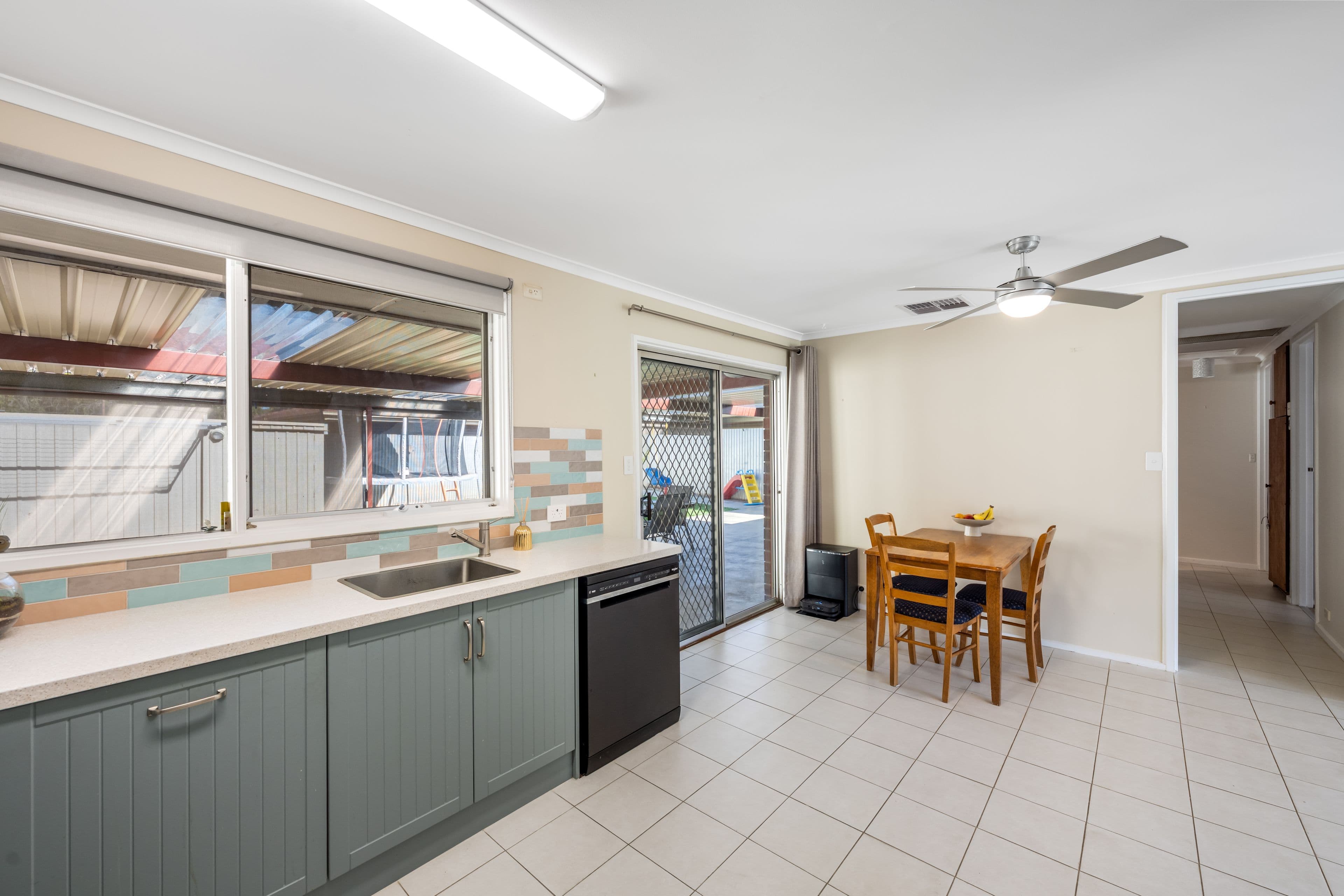 16 Mulholland Avenue, Salisbury North SA 5108, Salisbury North - Thumbnail 6