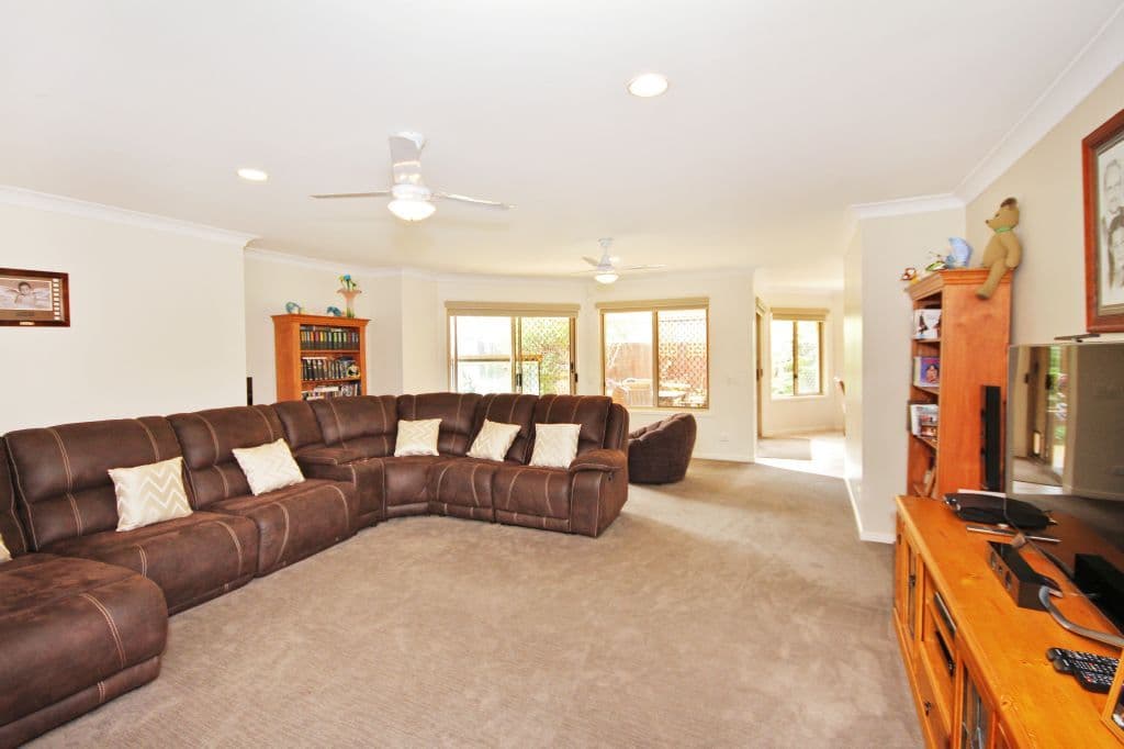 32 Wiltshire Drive, MUDGEERABA QLD 4213, Mudgeeraba - Thumbnail 4