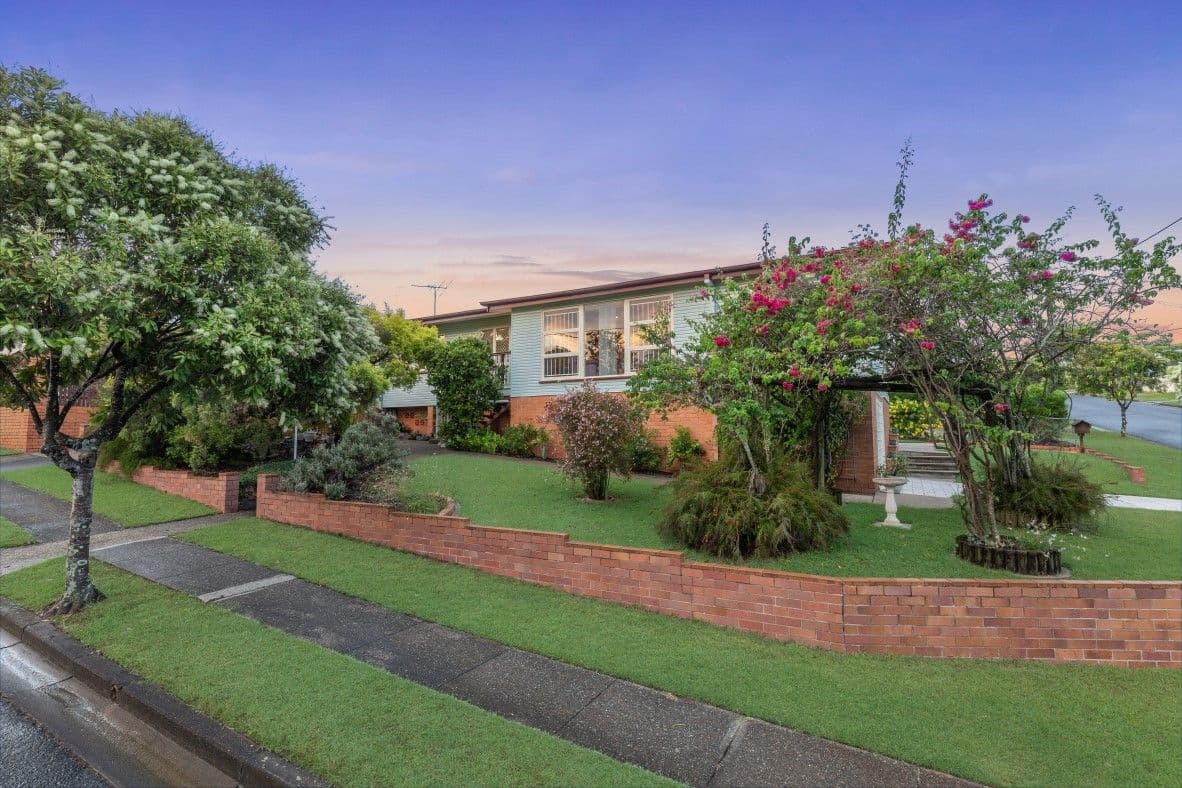 2 Brewster Street, Stafford Heights QLD 4053, Stafford Heights - Thumbnail 2
