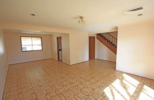 27 Woodlands Road, ST HELENS PARK NSW 2560, St Helens Park - Thumbnail 2
