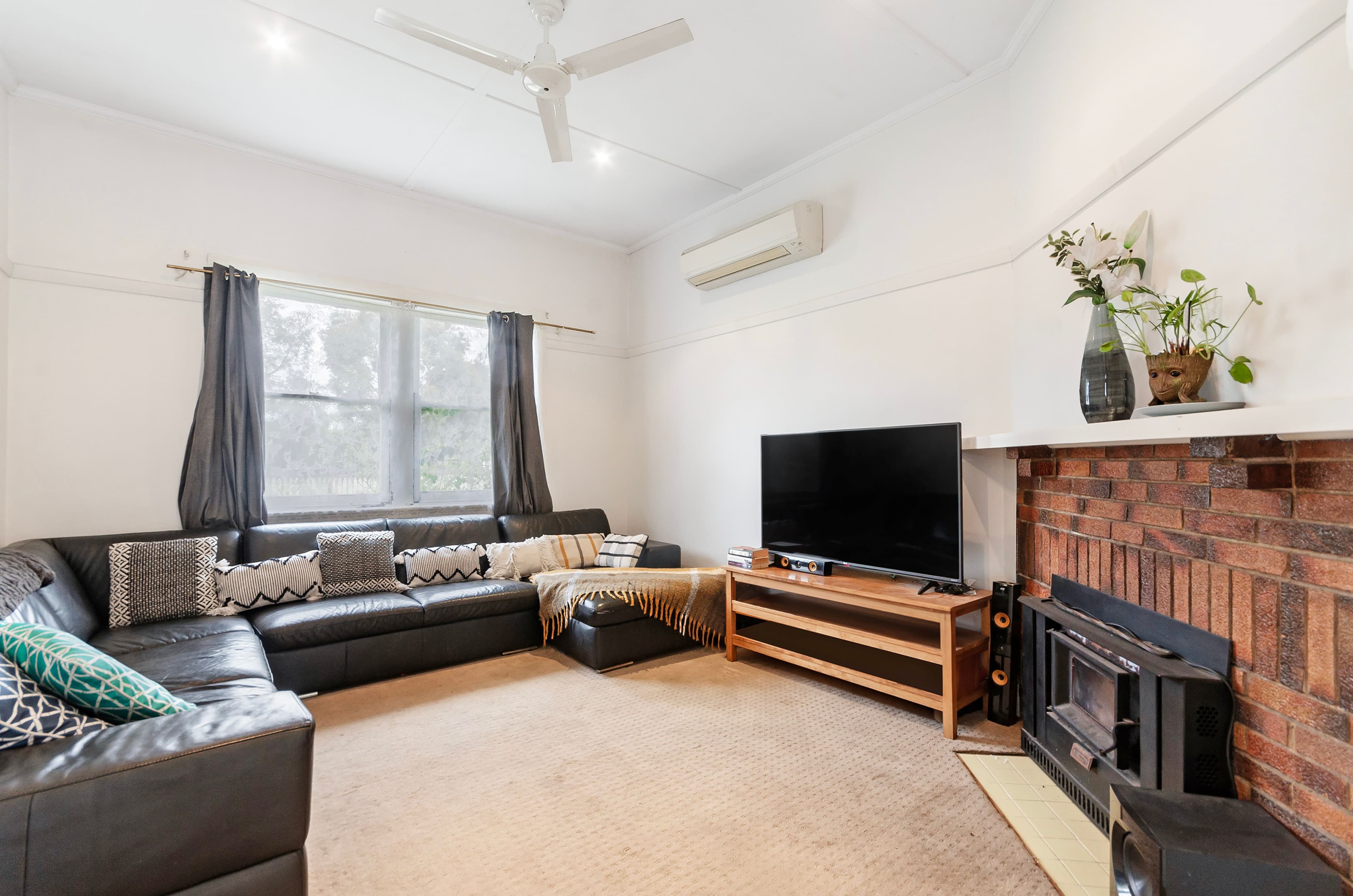 94 Officer Street, Mortlake VIC 3272, Mortlake - Thumbnail 2