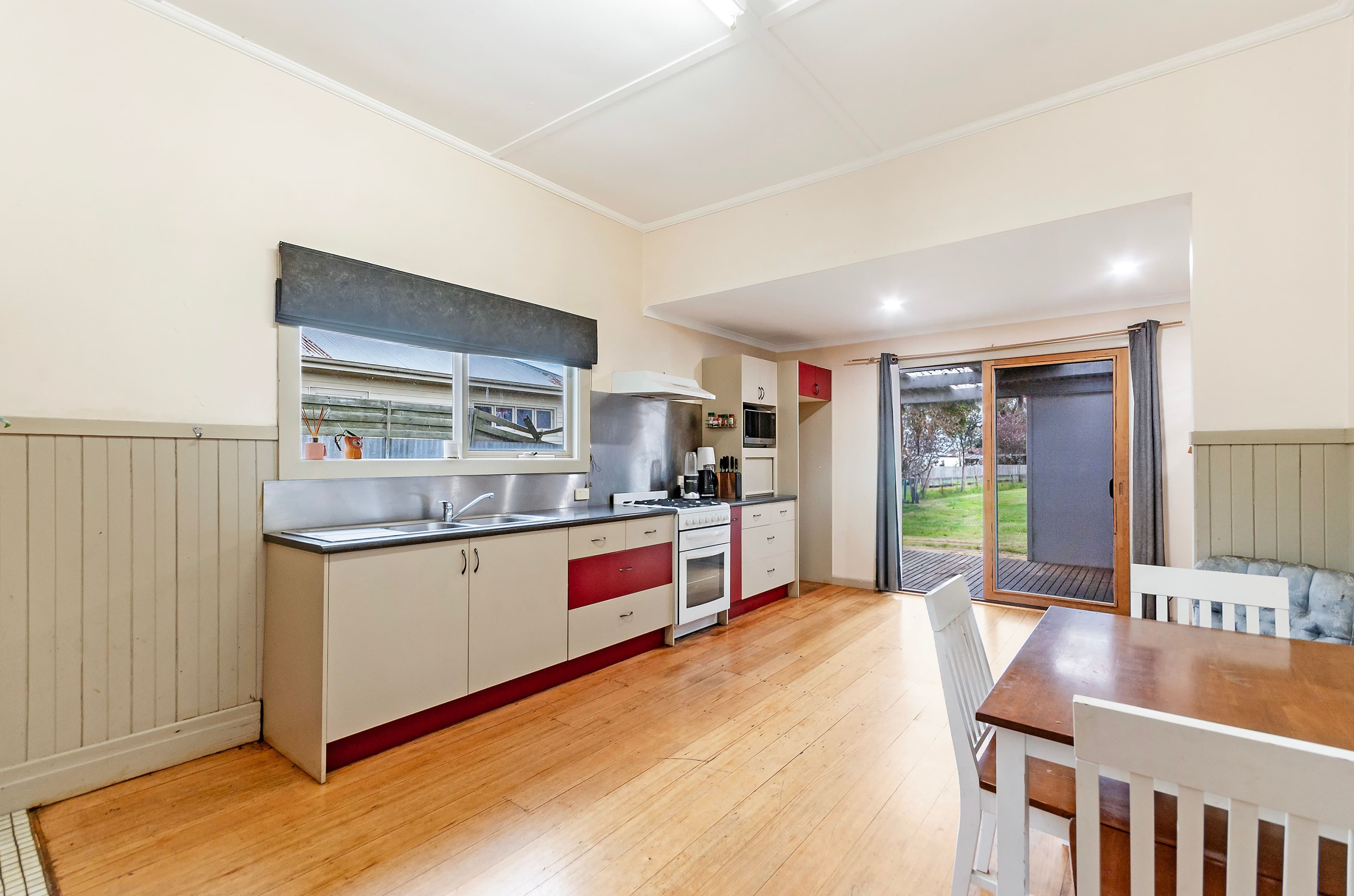 94 Officer Street, Mortlake VIC 3272, Mortlake - Thumbnail 3