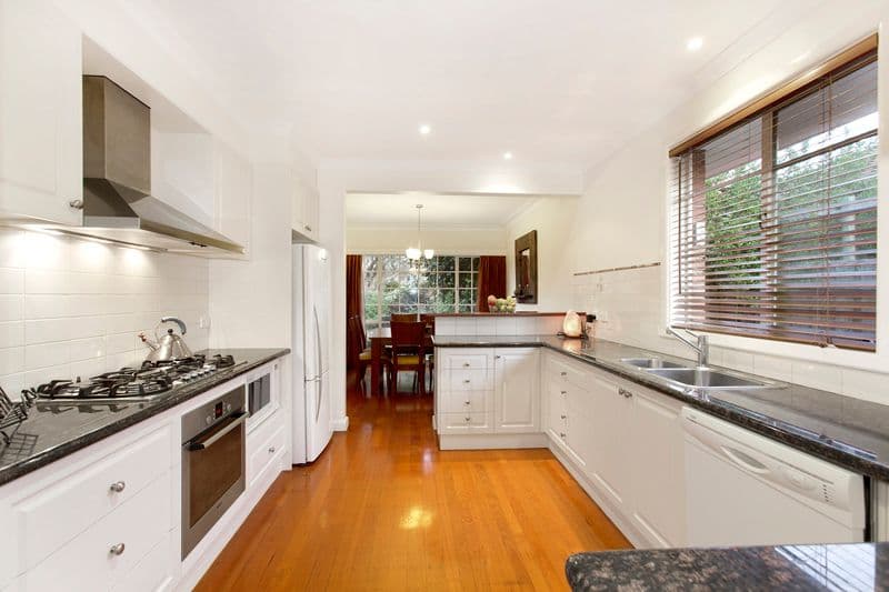 19 Burramine Road, GLEN WAVERLEY VIC 3150, Glen Waverley - Thumbnail 2