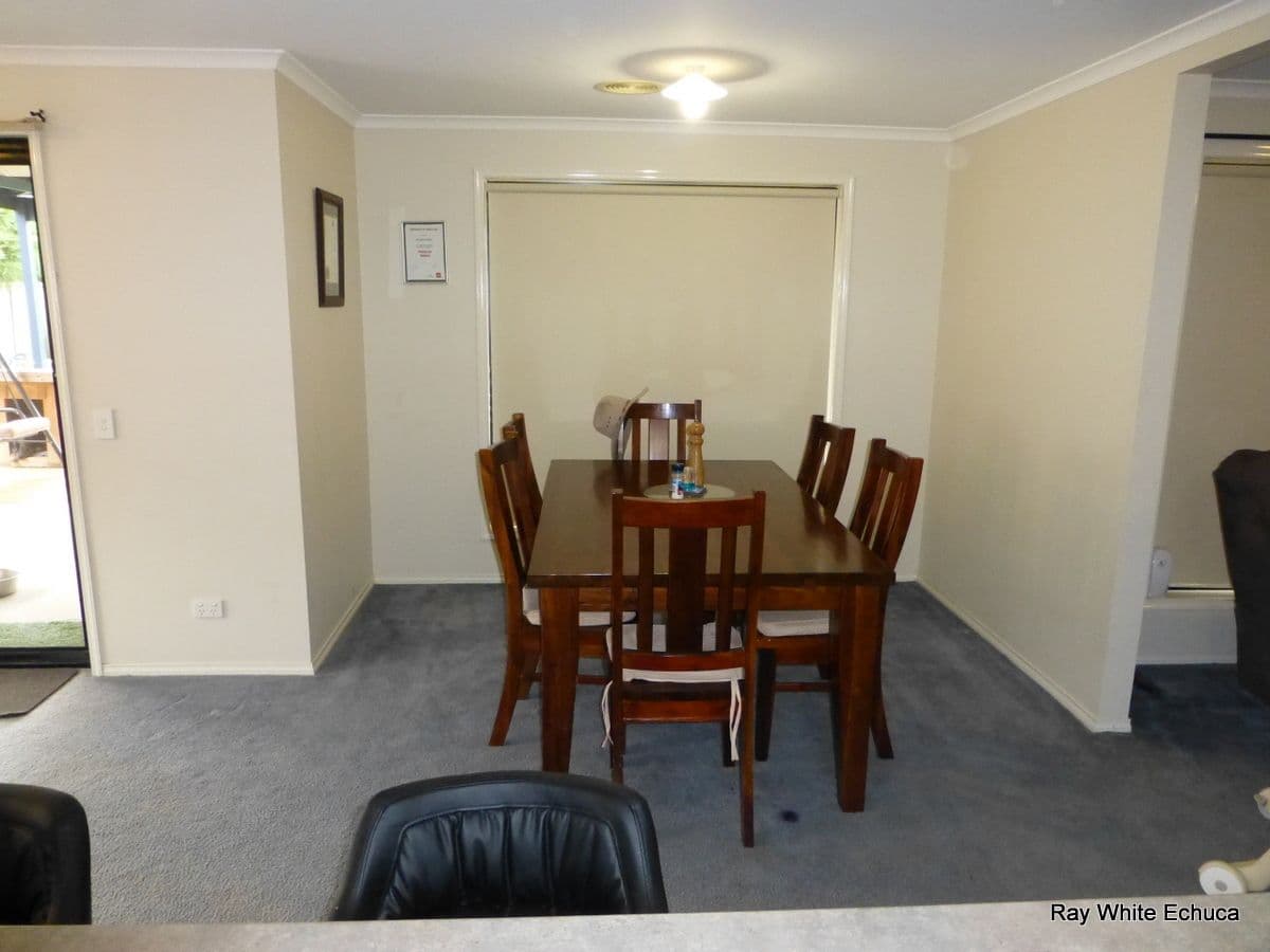 33 Sunset Avenue, ECHUCA VIC 3564, Echuca - Thumbnail 5