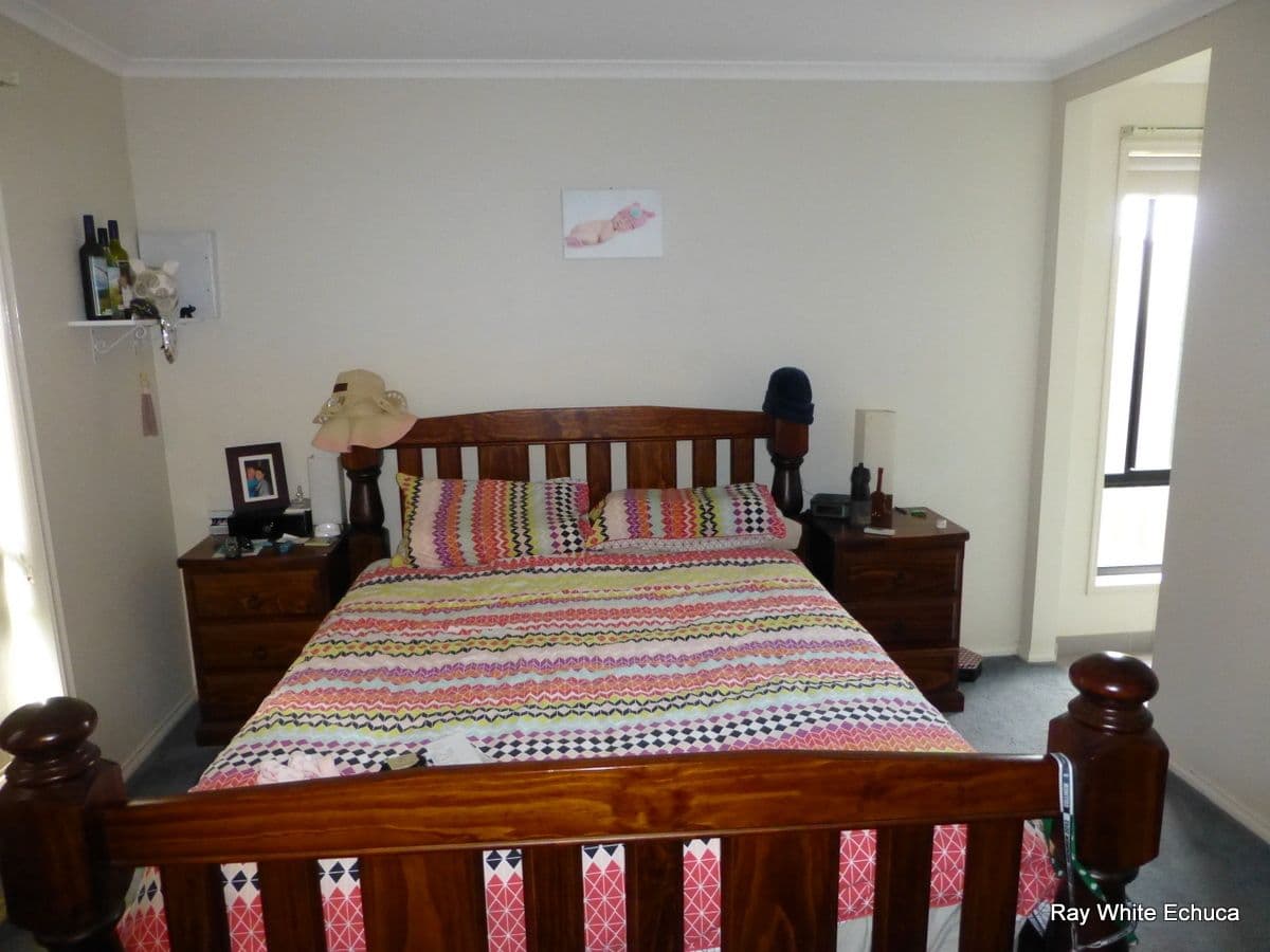 33 Sunset Avenue, ECHUCA VIC 3564, Echuca - Thumbnail 8