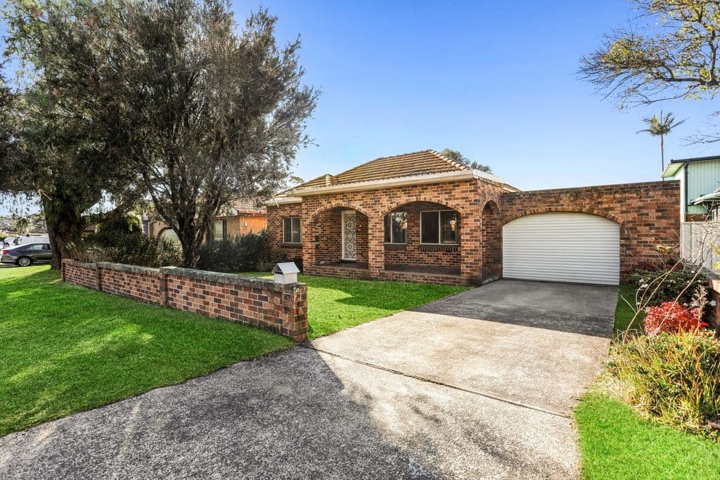 12 Albert Avenue, Sylvania - Image 1