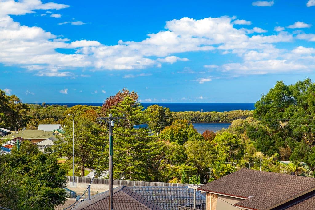 11 Braemar Drive, Wamberal - Thumbnail 2