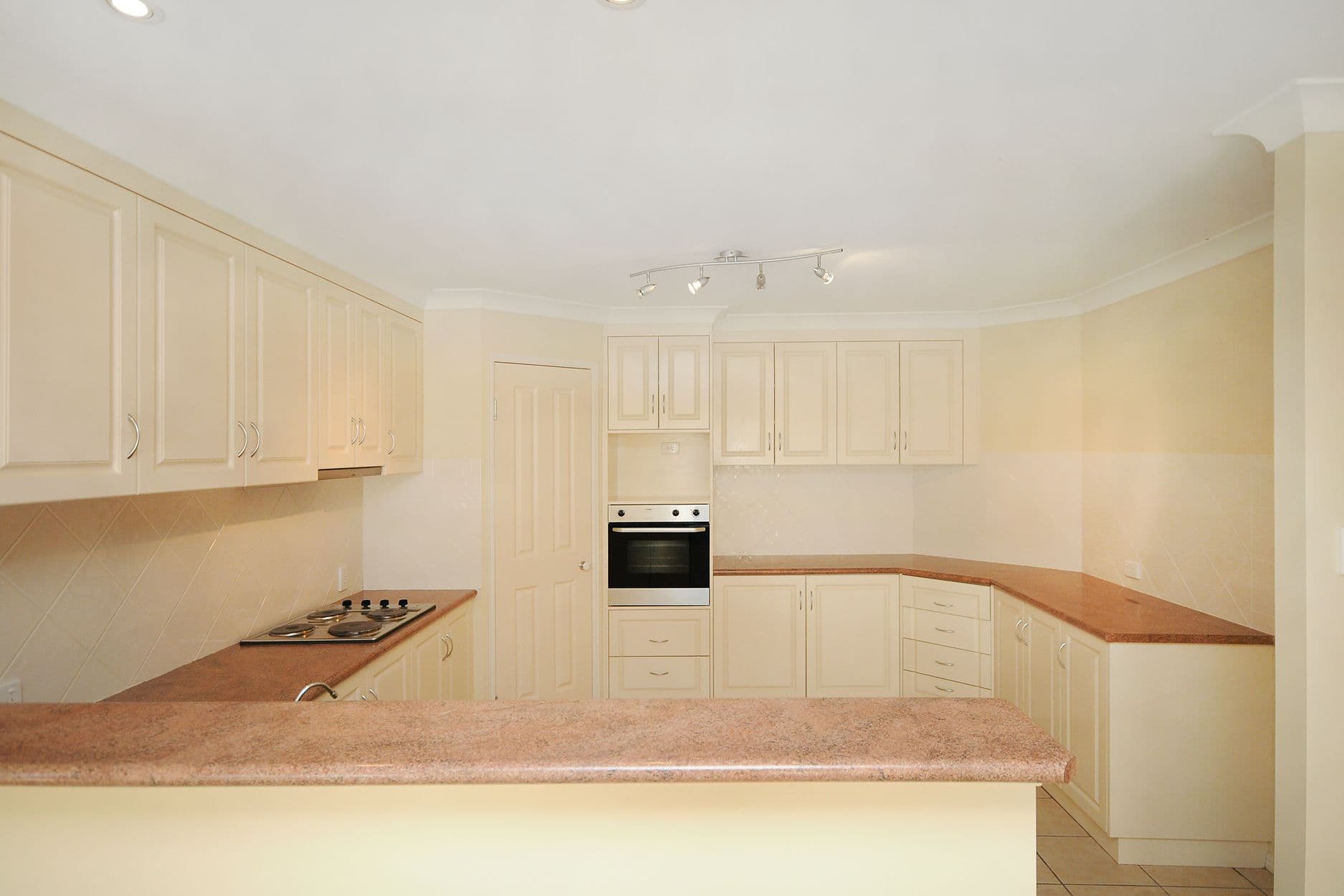 296 Ramsay Street, Middle Ridge QLD 4350, Middle Ridge - Thumbnail 3