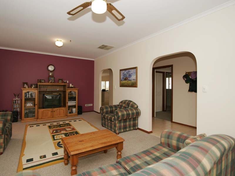 15 Apsley Court, PORT NOARLUNGA SA 5167, Port Noarlunga - Thumbnail 4