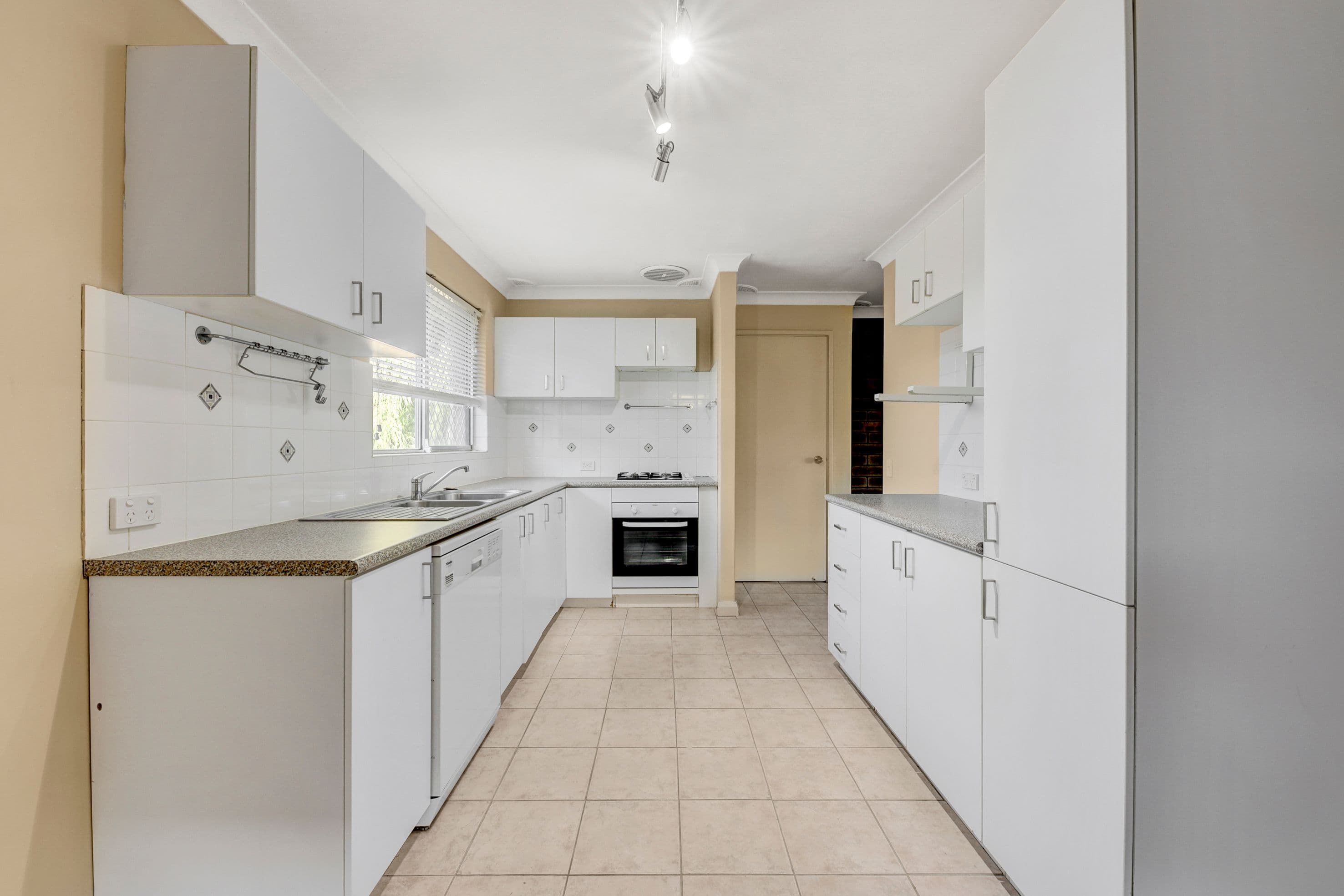 11 Cutter Crescent, Beldon WA 6027, Beldon - Thumbnail 3