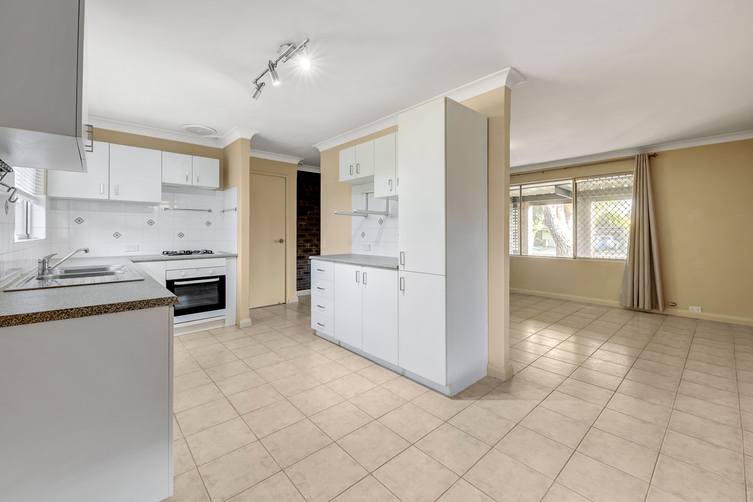 11 Cutter Crescent, Beldon WA 6027, Beldon - Thumbnail 4