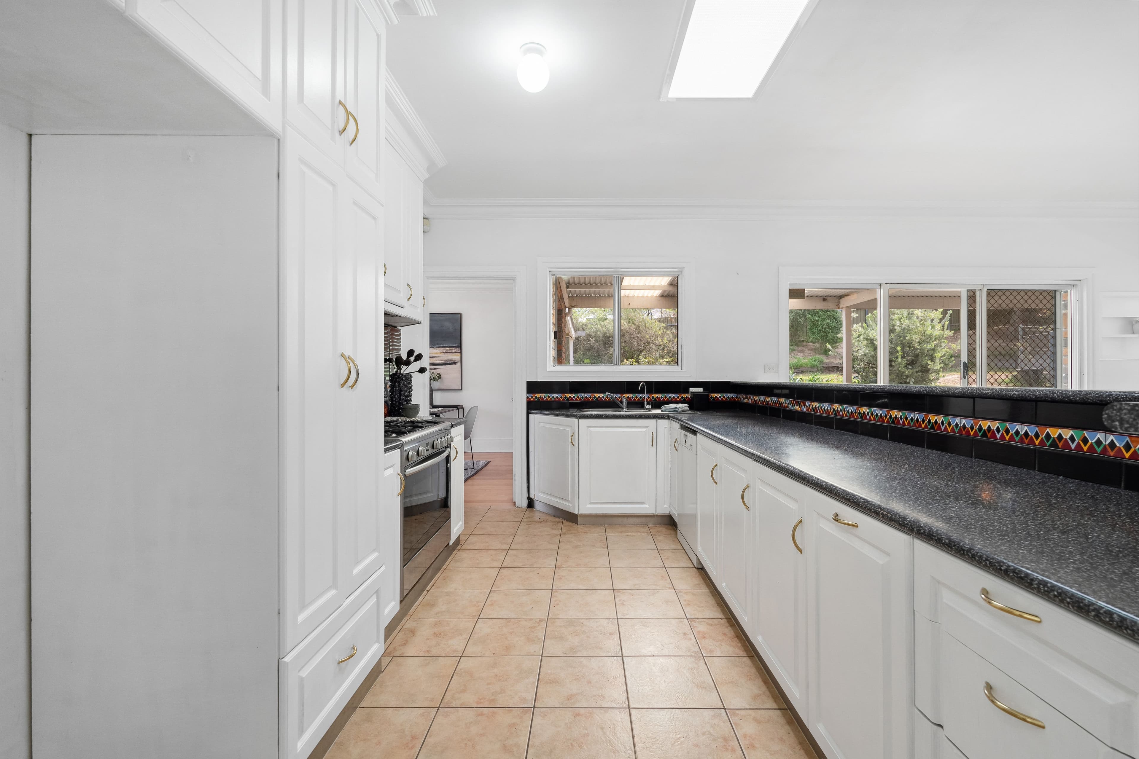 12 Chifley Crescent, Trott Park SA 5158, Trott Park - Thumbnail 6