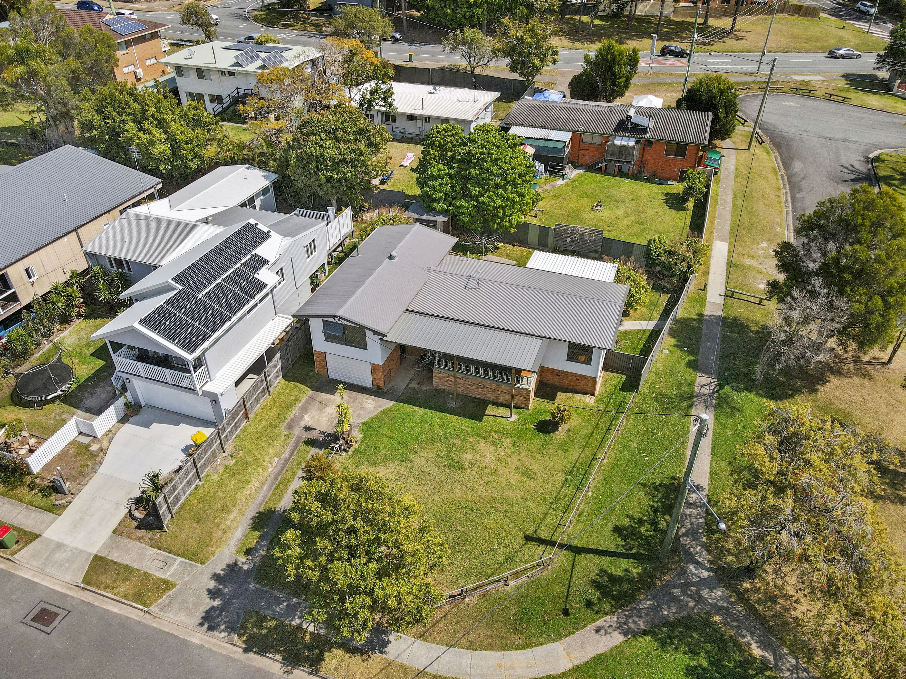 40 Geoffrey Avenue, Southport QLD 4215, Southport - Thumbnail 2