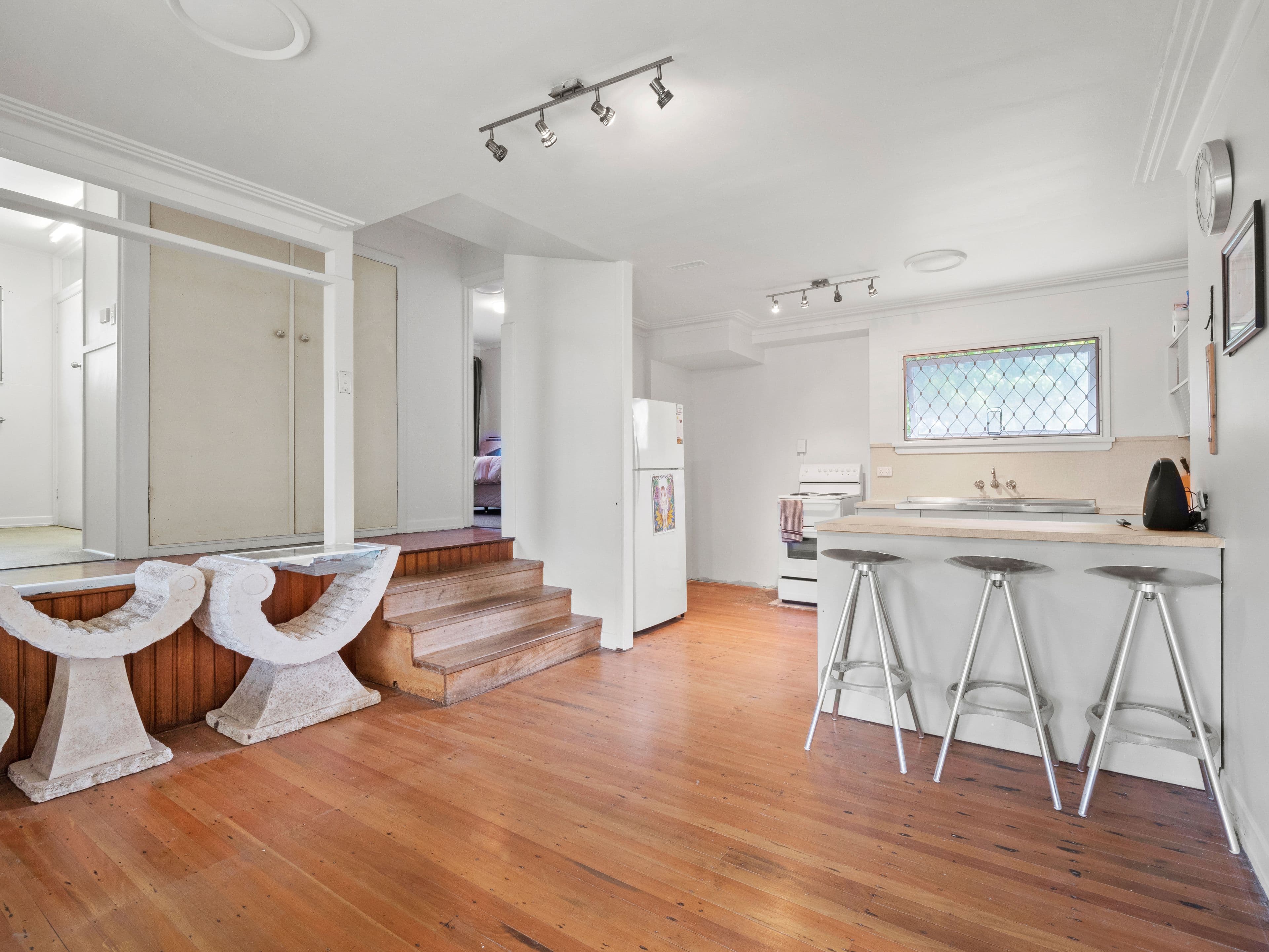 40 Geoffrey Avenue, Southport QLD 4215, Southport - Thumbnail 4