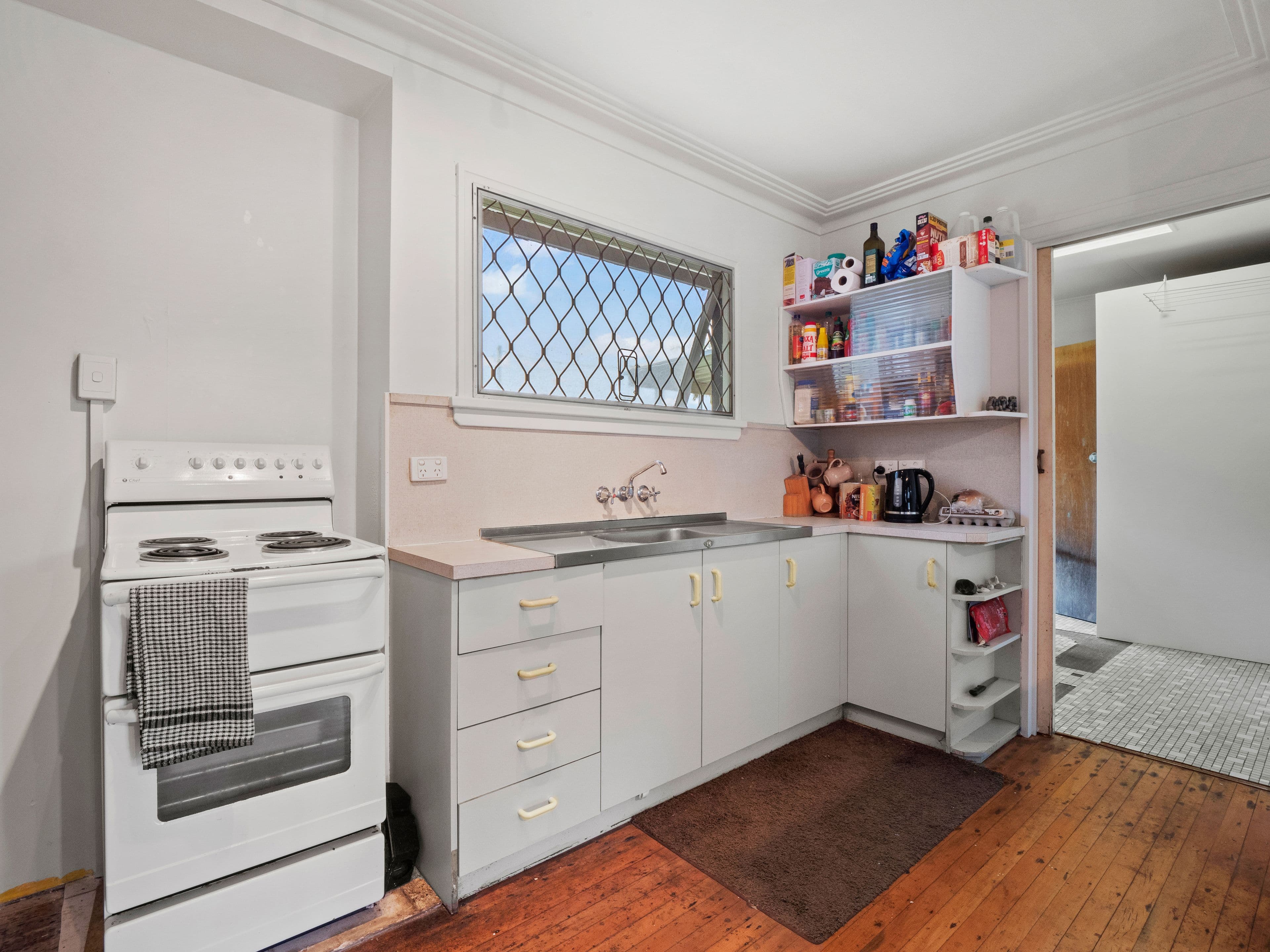 40 Geoffrey Avenue, Southport QLD 4215, Southport - Thumbnail 6