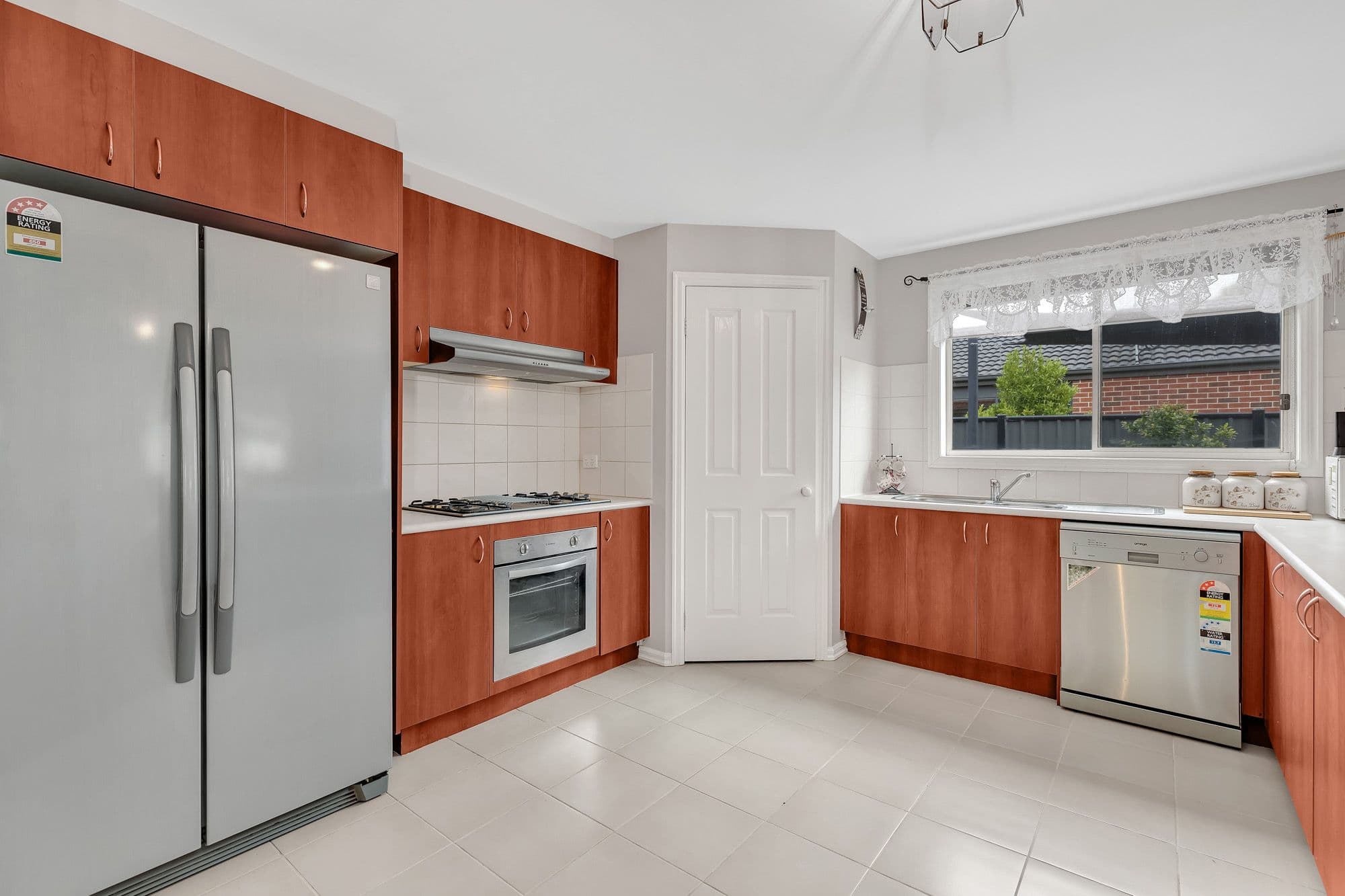46 Millendon Boulevard, Tarneit VIC 3029, Tarneit - Thumbnail 3