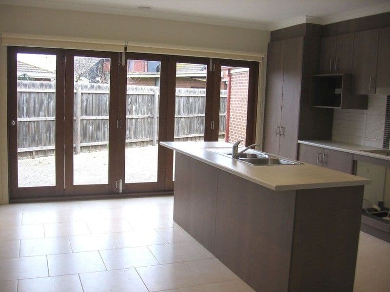 3  Heaths Close, ALTONA MEADOWS VIC 3028, Altona Meadows - Thumbnail 2