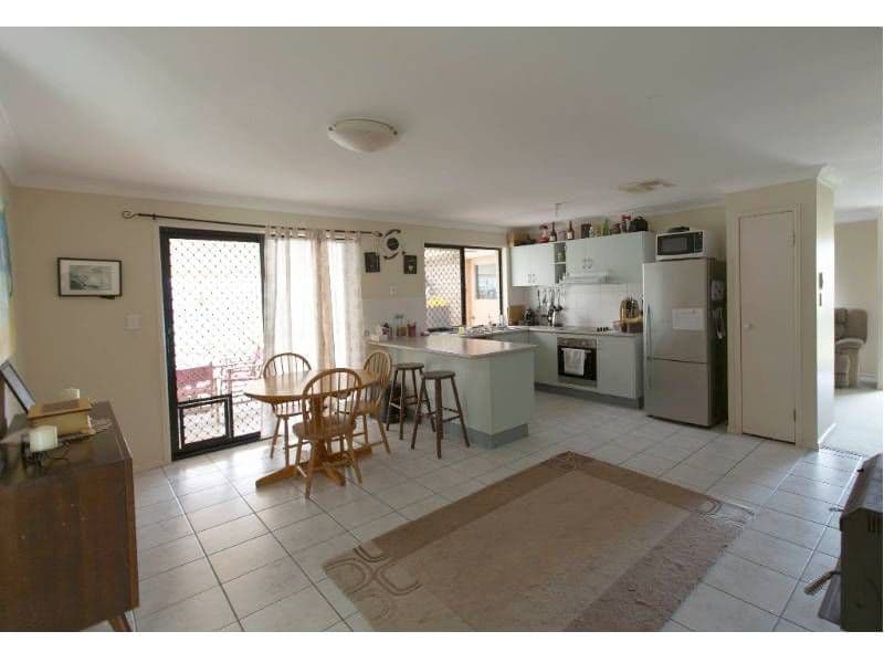 5 McKerrow Crescent, Goodna QLD 4300, Goodna - Thumbnail 4