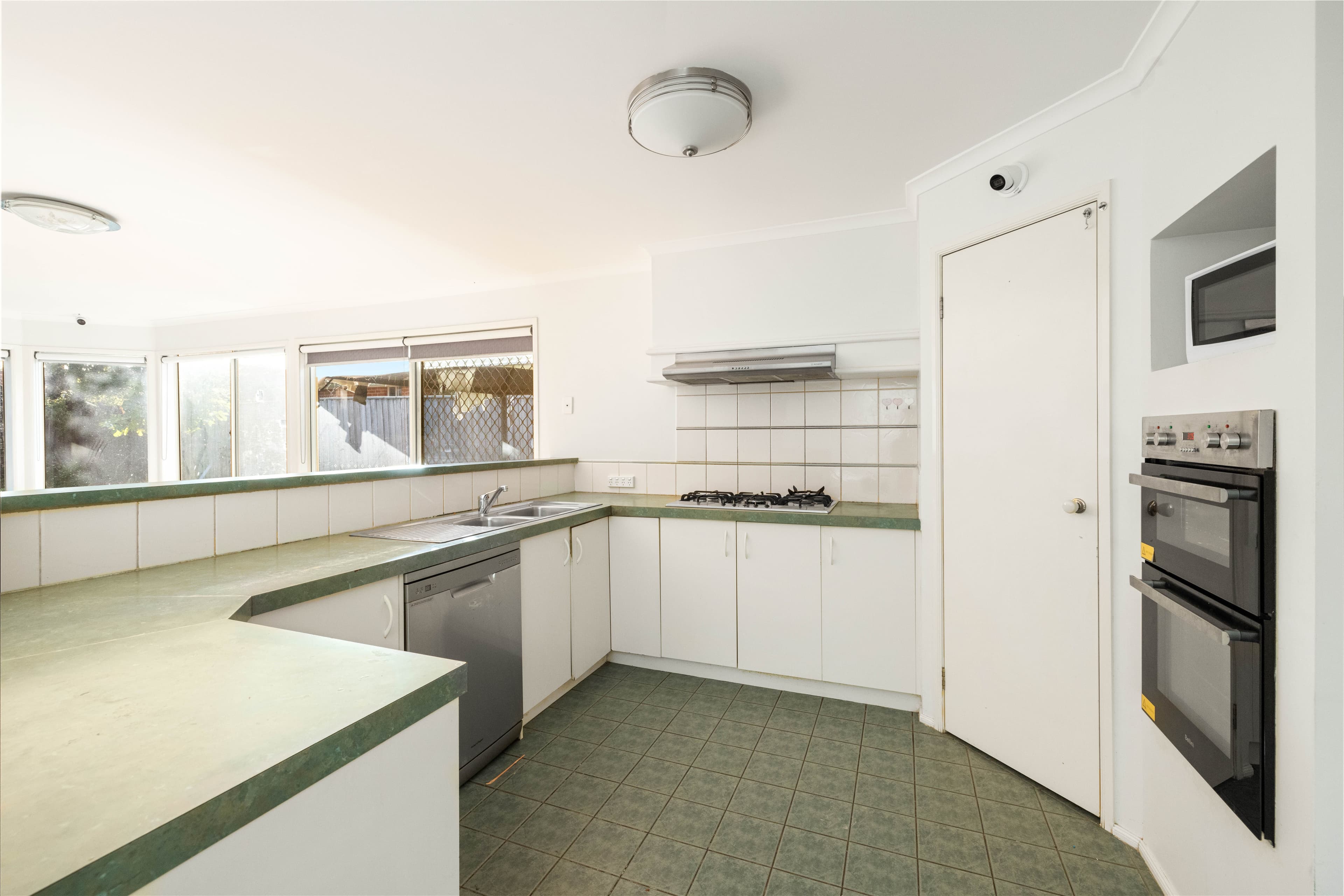 33 Southern Cross Drive, Roxburgh Park VIC 3064, Roxburgh Park - Thumbnail 3