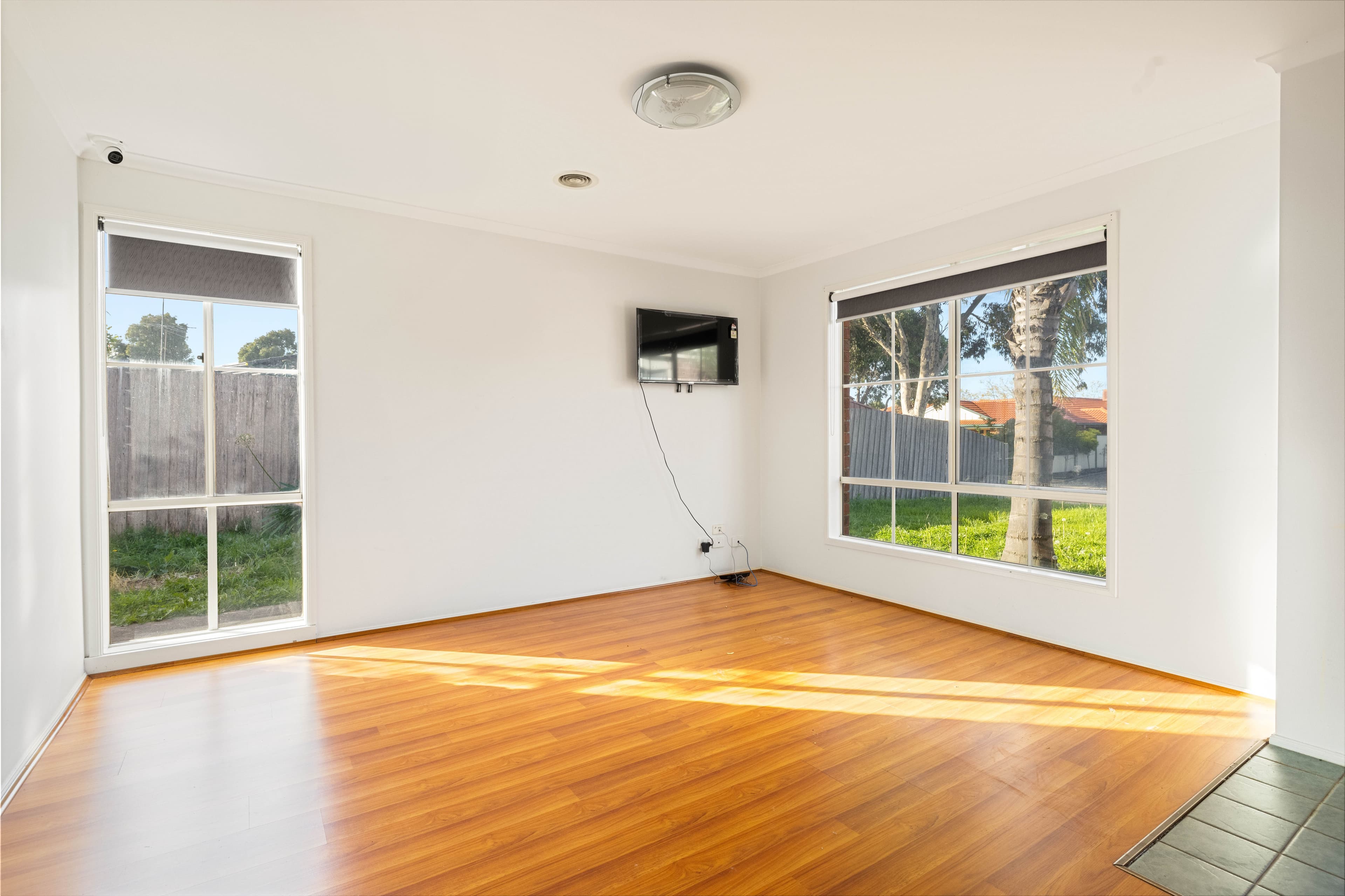 33 Southern Cross Drive, Roxburgh Park VIC 3064, Roxburgh Park - Thumbnail 5