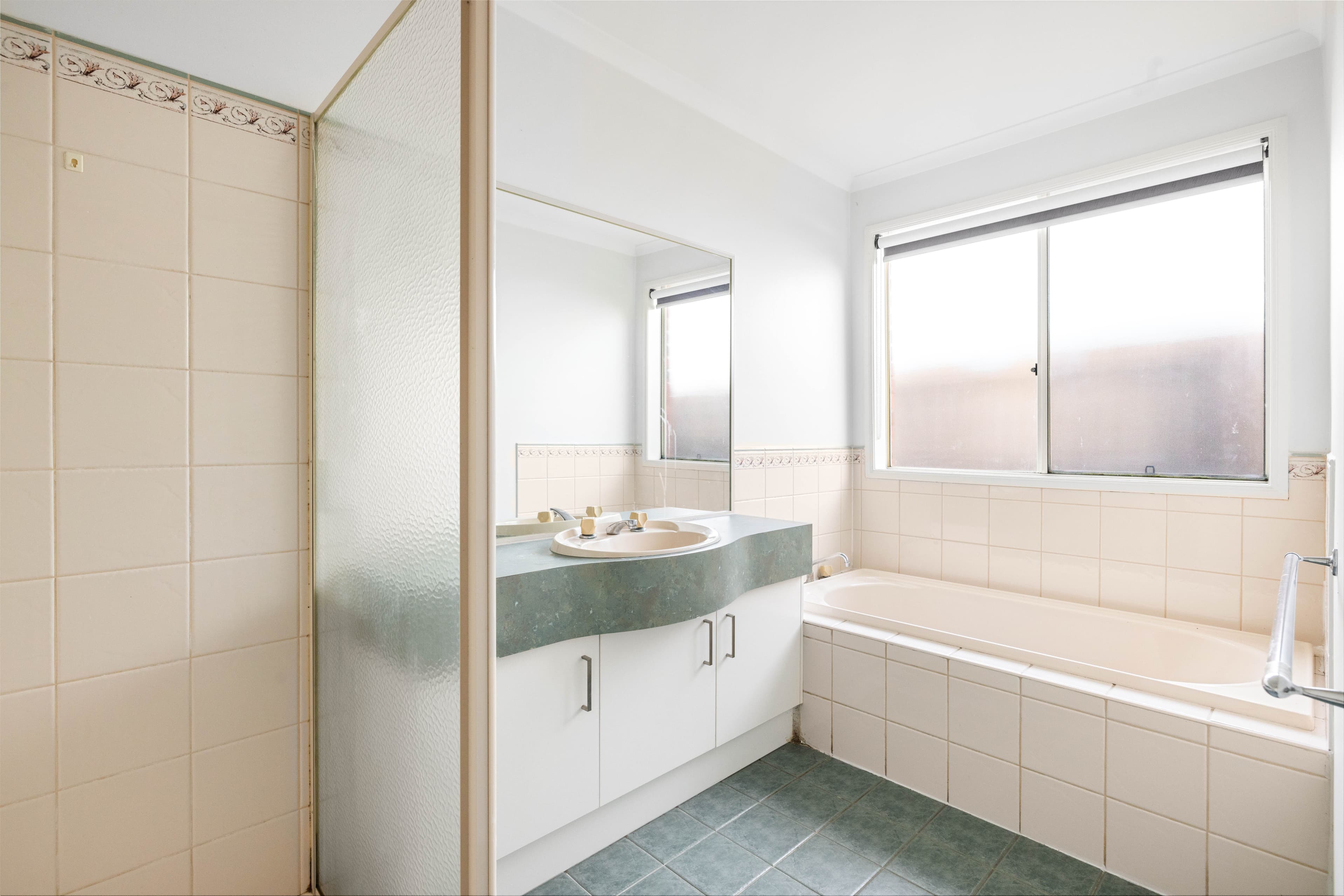 33 Southern Cross Drive, Roxburgh Park VIC 3064, Roxburgh Park - Thumbnail 7