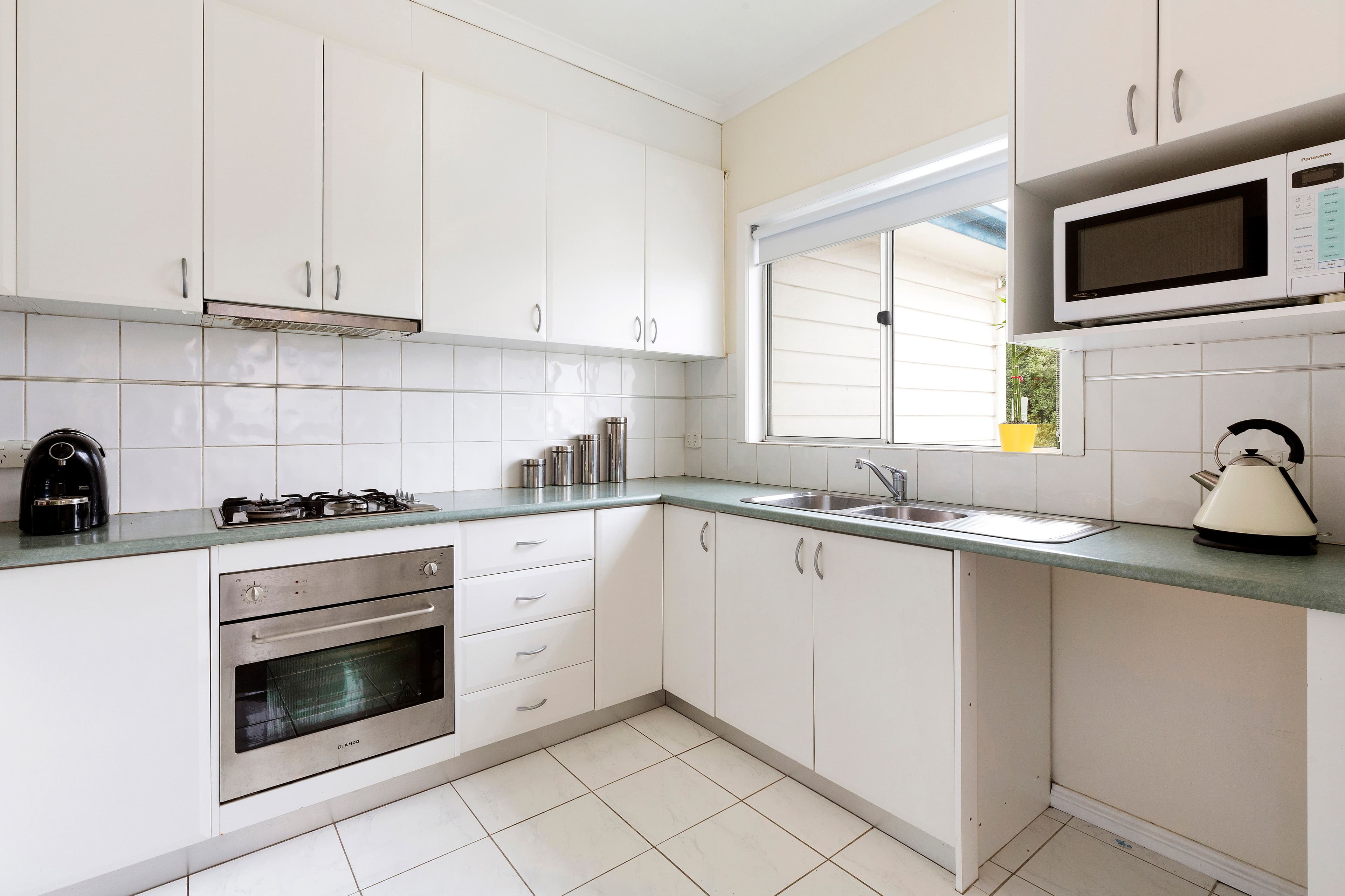 18 Alfred Grove, Oakleigh East VIC 3166, Oakleigh East - Thumbnail 2