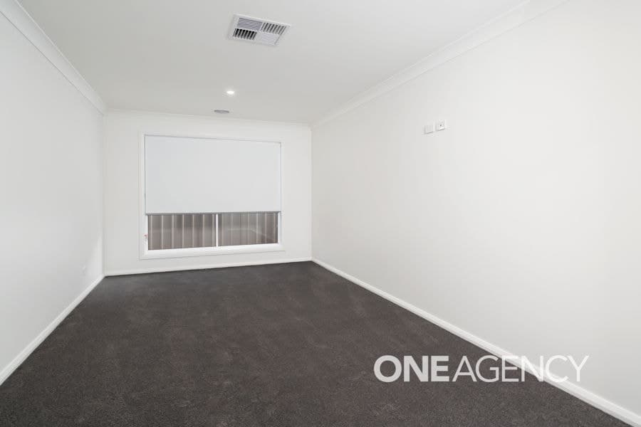 4 TURRAMIA Crescent, Gobbagombalin, Gobbagombalin - Thumbnail 8
