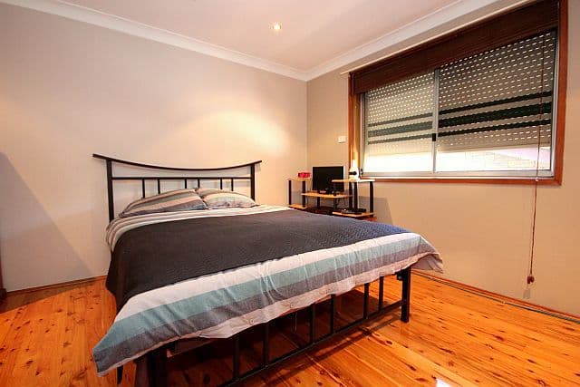 96 Flinders Road, GEORGES HALL NSW 2198, Georges Hall - Thumbnail 8
