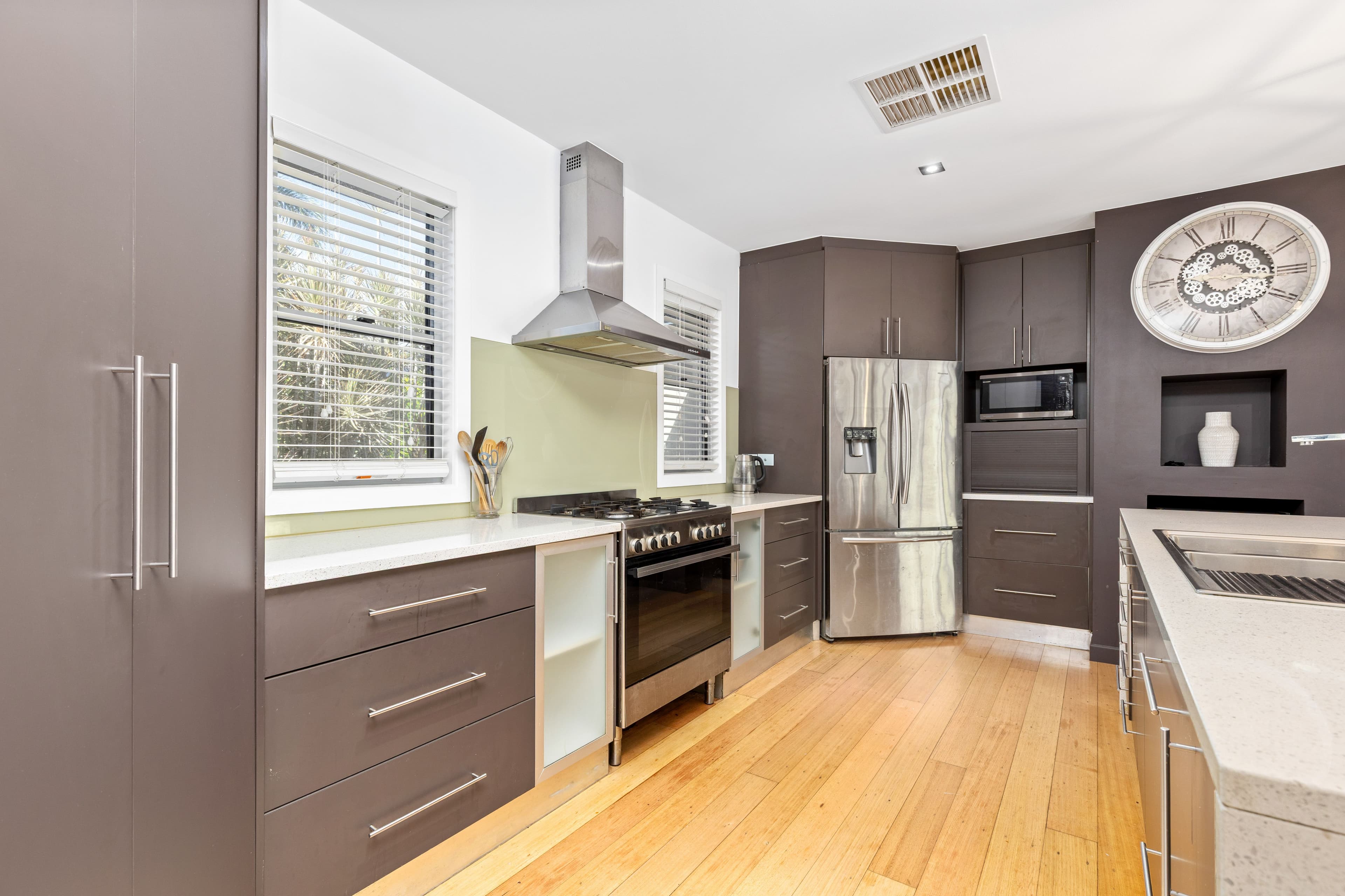 27 Whitchurch Road, Emerald QLD 4720, Emerald - Thumbnail 8