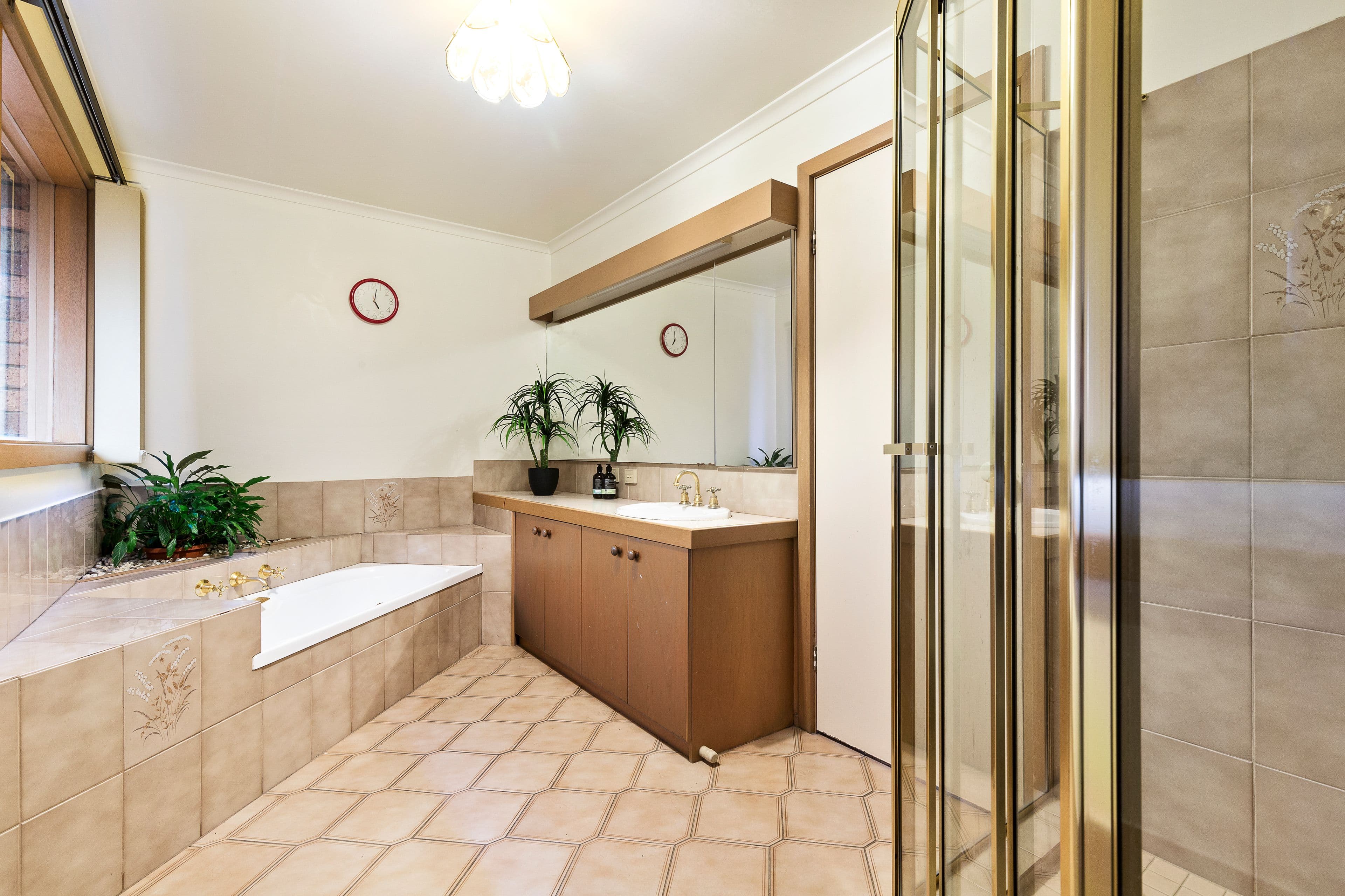 8 Outlook Court, Chadstone VIC 3148, Chadstone - Thumbnail 8