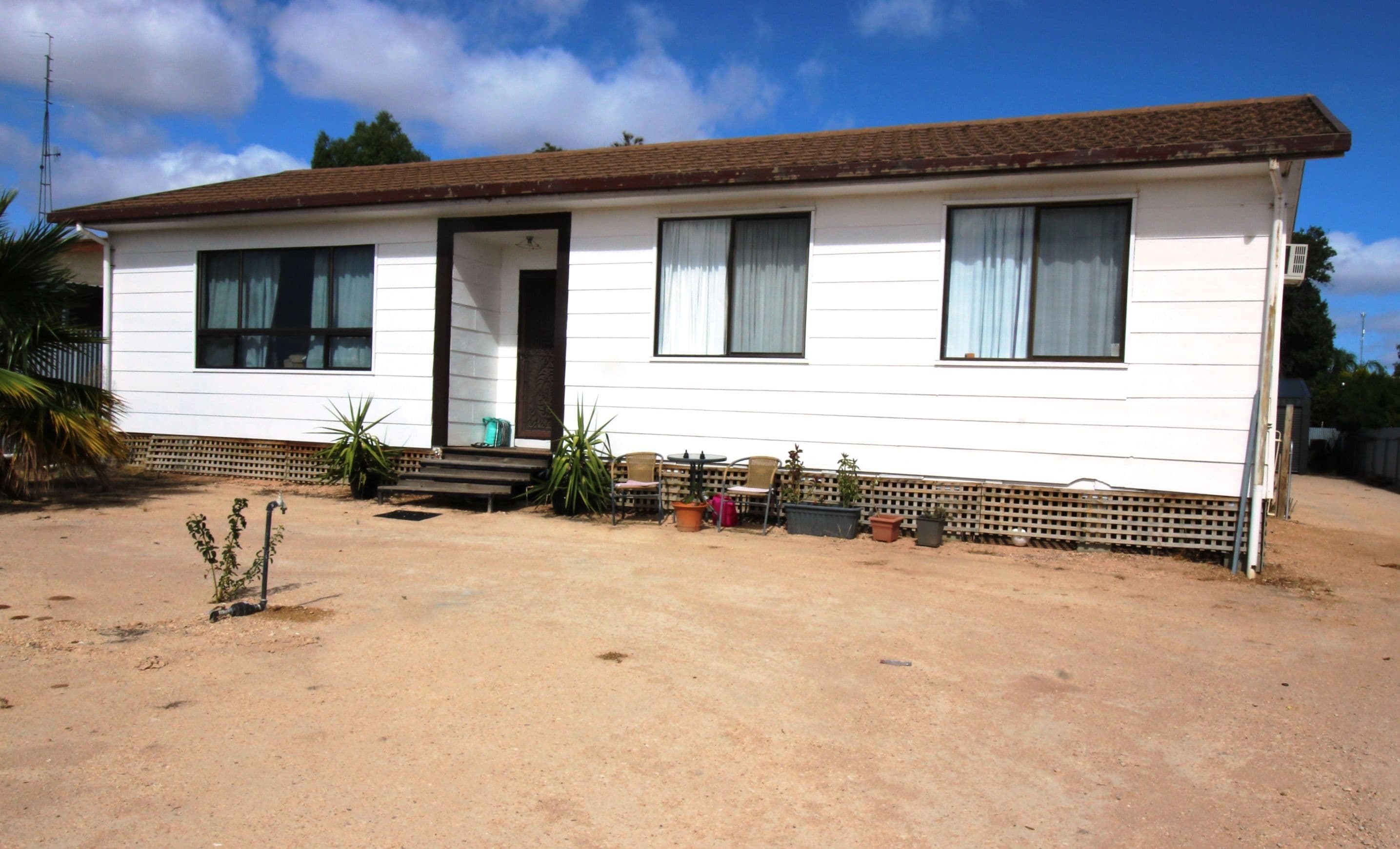 4 Isaacson Street, Waikerie SA 5330, Waikerie - Image 1