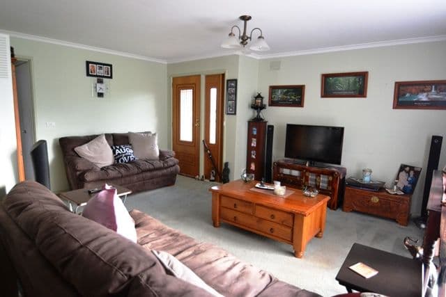 24 Avenel Road, SEYMOUR VIC 3660, Seymour - Thumbnail 3