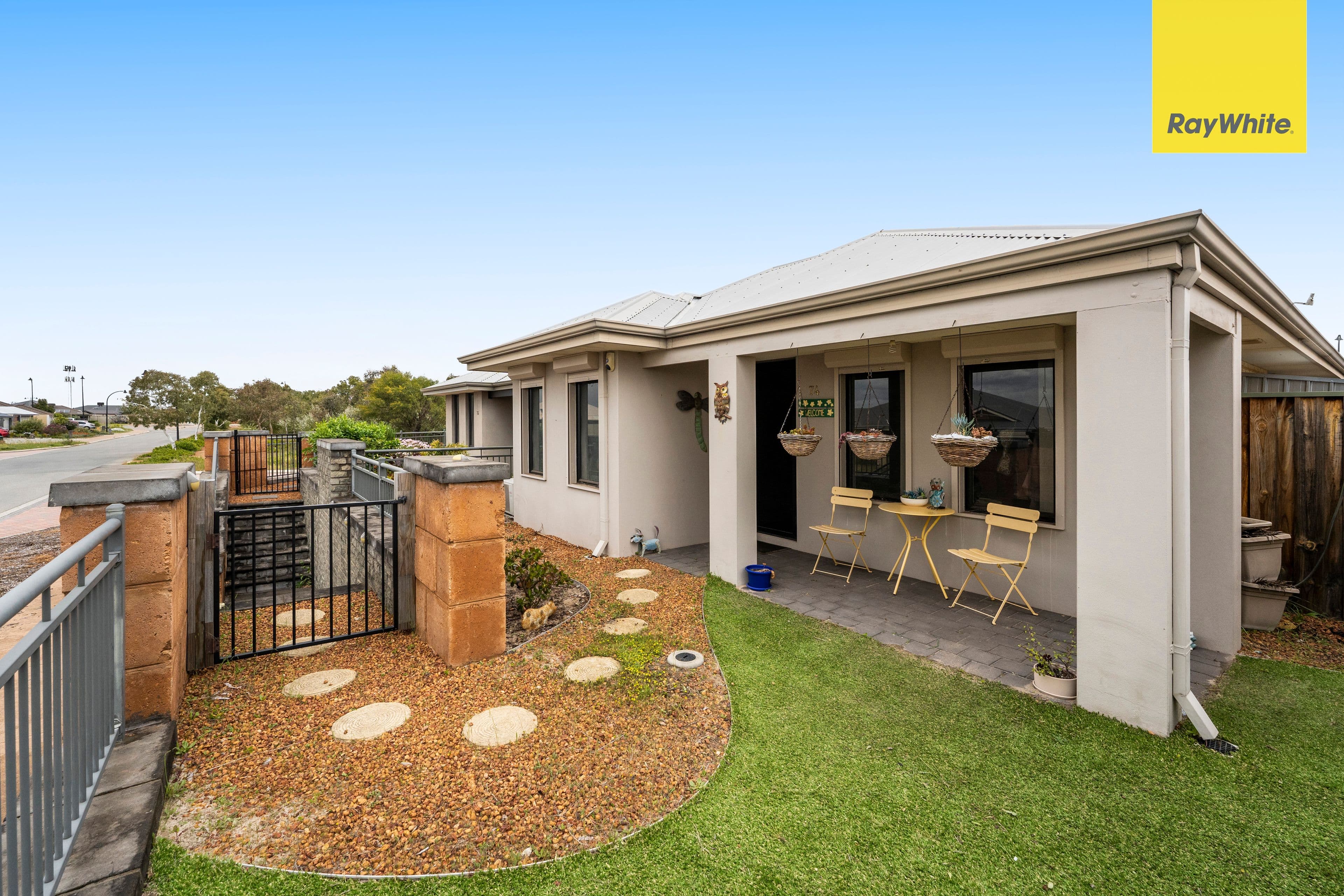 74 Brixton Crescent, Ellenbrook WA 6069, Ellenbrook - Thumbnail 3