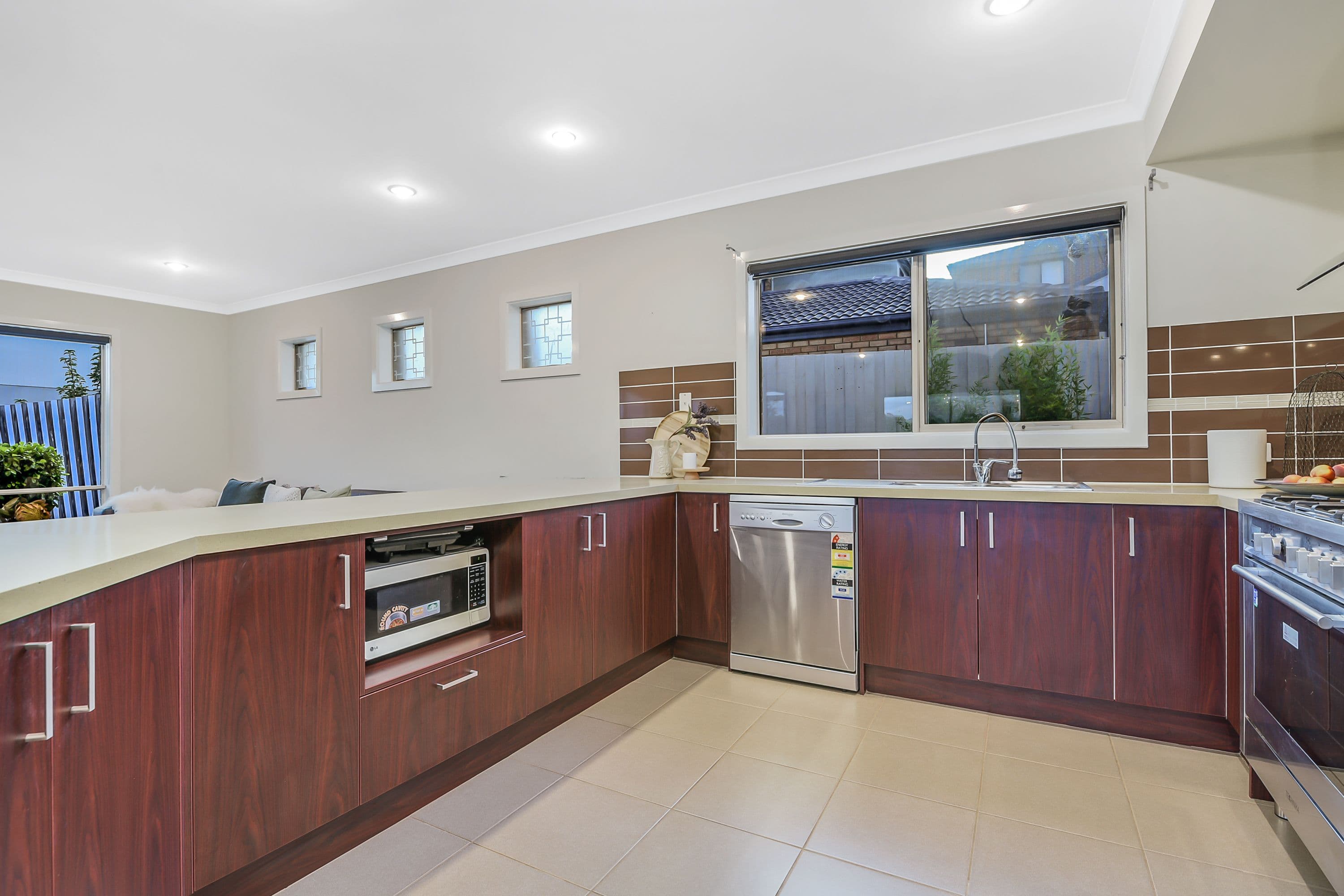 15 Royal Oak Court, Mulgrave VIC 3170, Mulgrave - Thumbnail 2