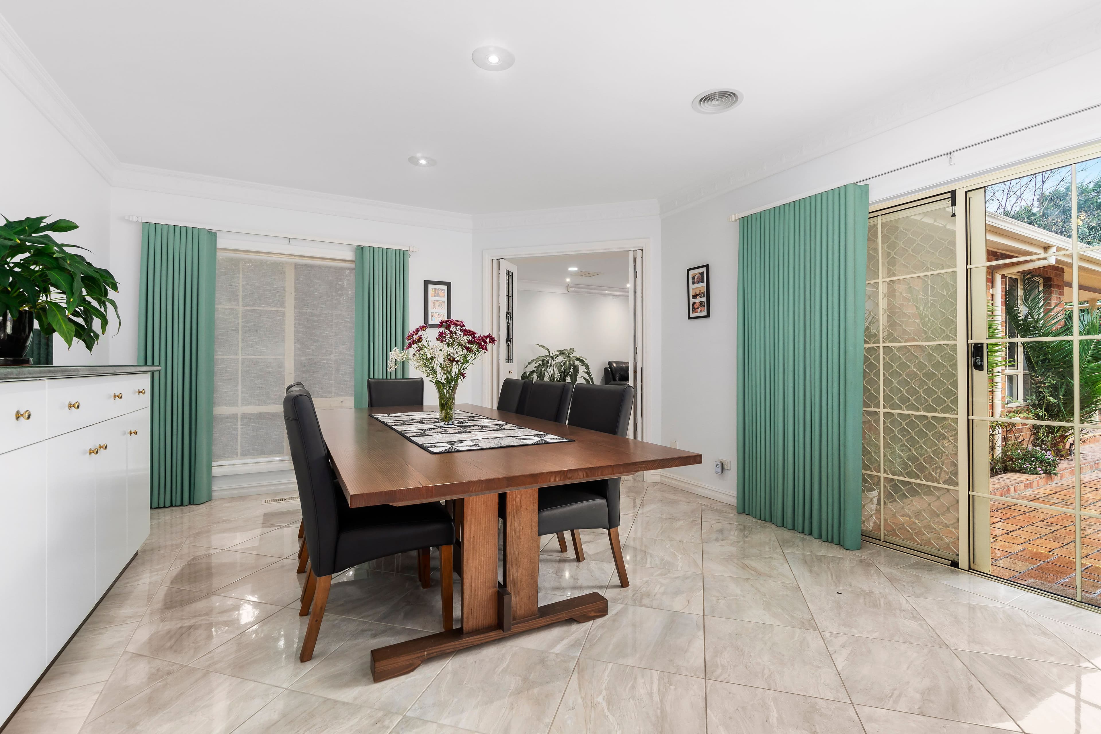 24 Candlebark Quadrant, Rowville VIC 3178, Rowville - Thumbnail 4