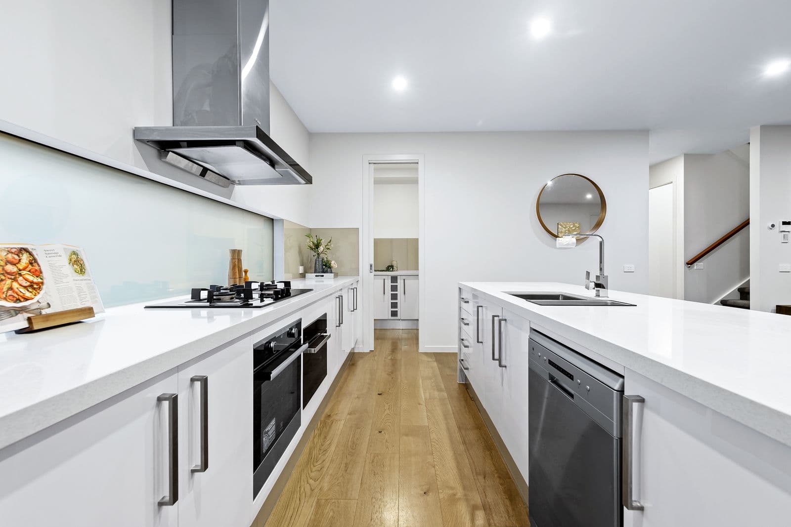 32 Bennett Avenue, Mount Waverley VIC 3149, Mount Waverley - Thumbnail 6