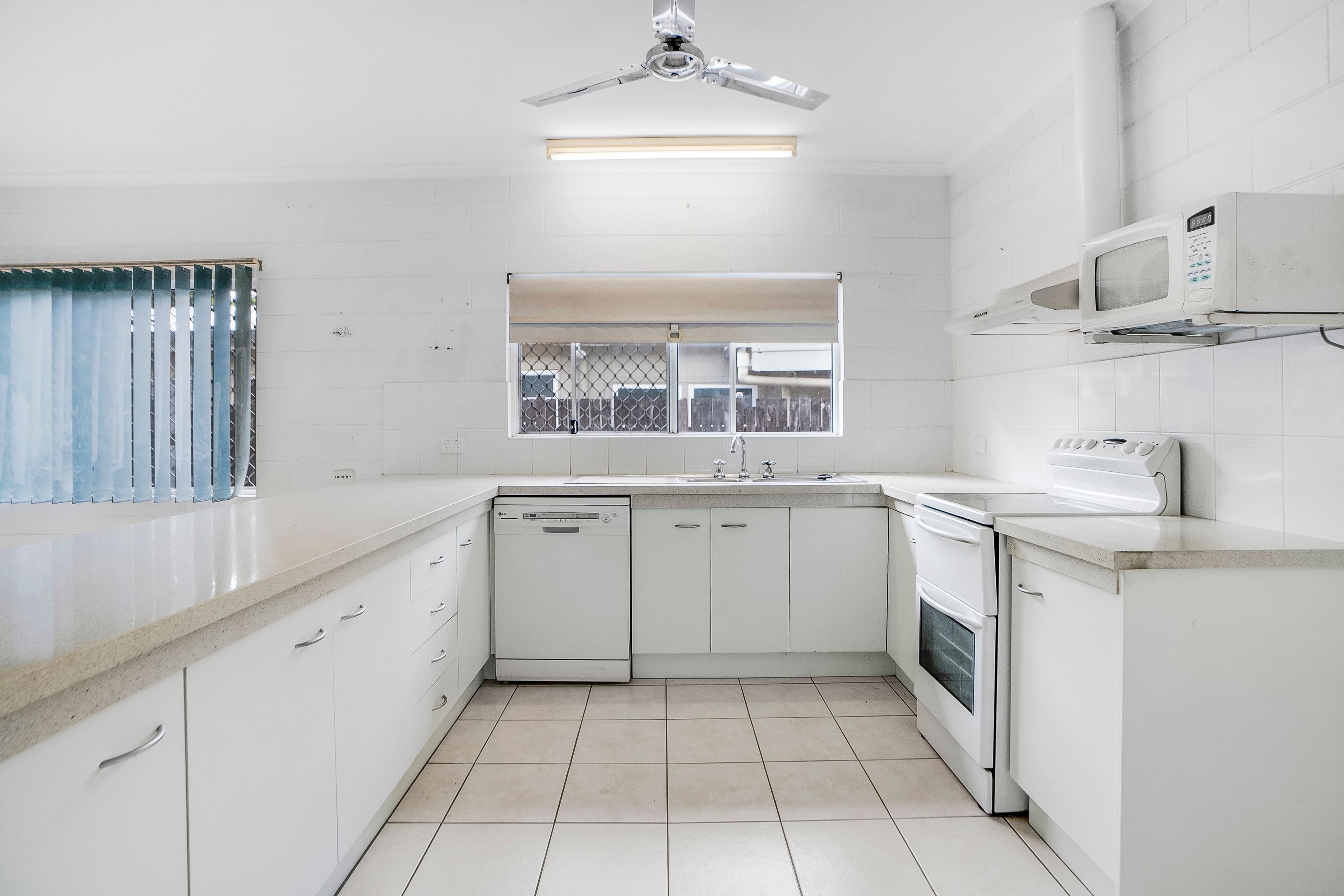 132 Upper Richardson Street, Whitfield QLD 4870, Whitfield - Thumbnail 2