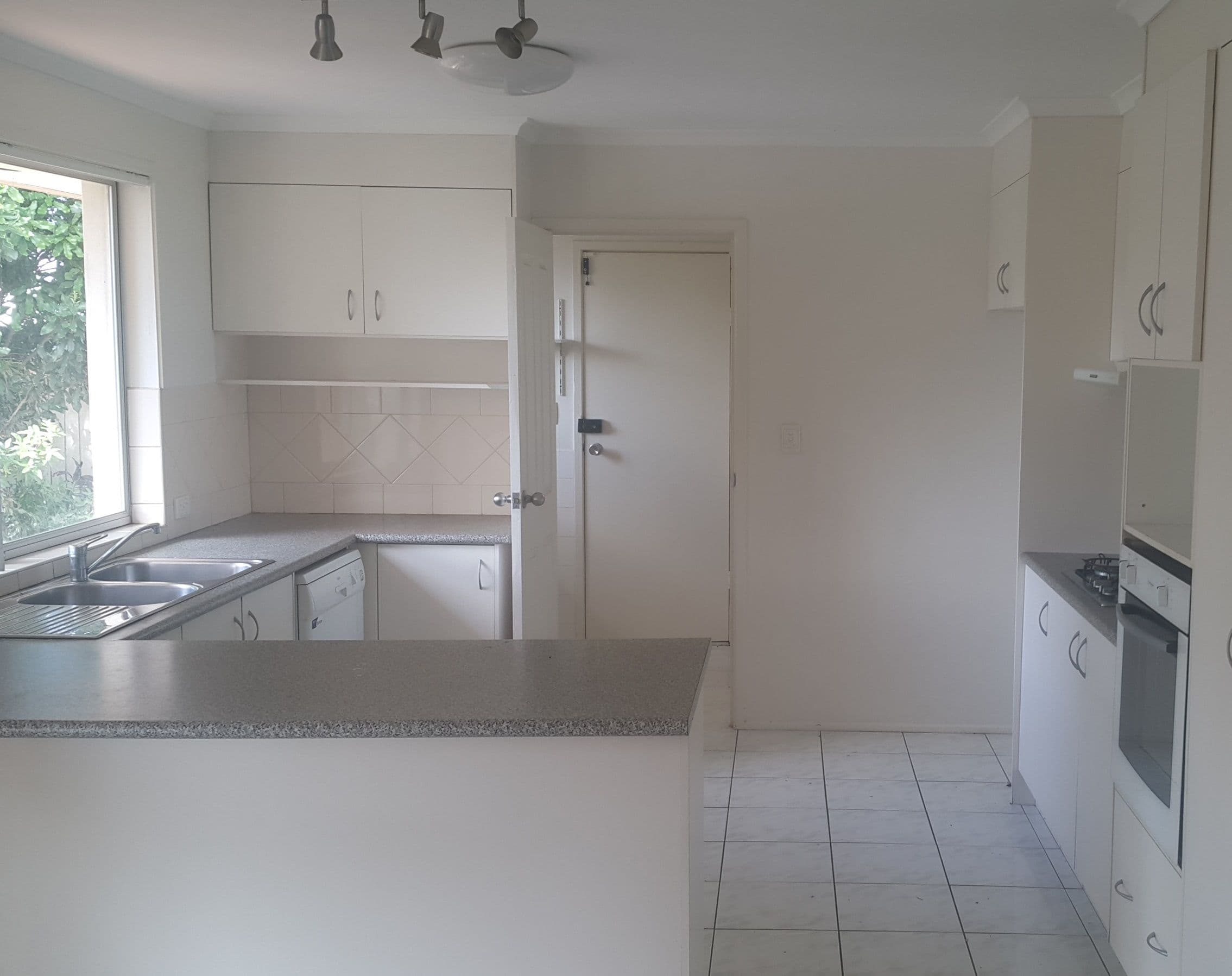53 Kalimna Drive, Broadbeach Waters QLD 4218, Broadbeach Waters - Thumbnail 4